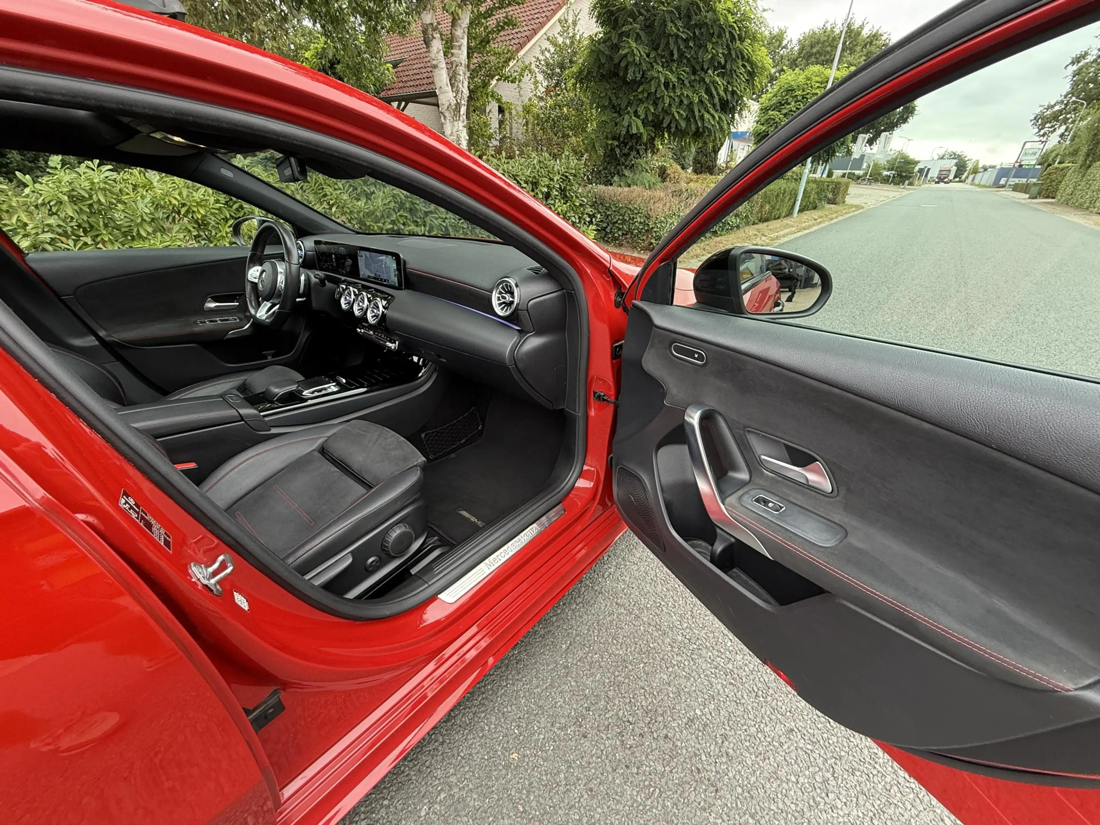 Mercedes-Benz A 200 AMG 163PK Automaat•Pano•Burmester — photo 23