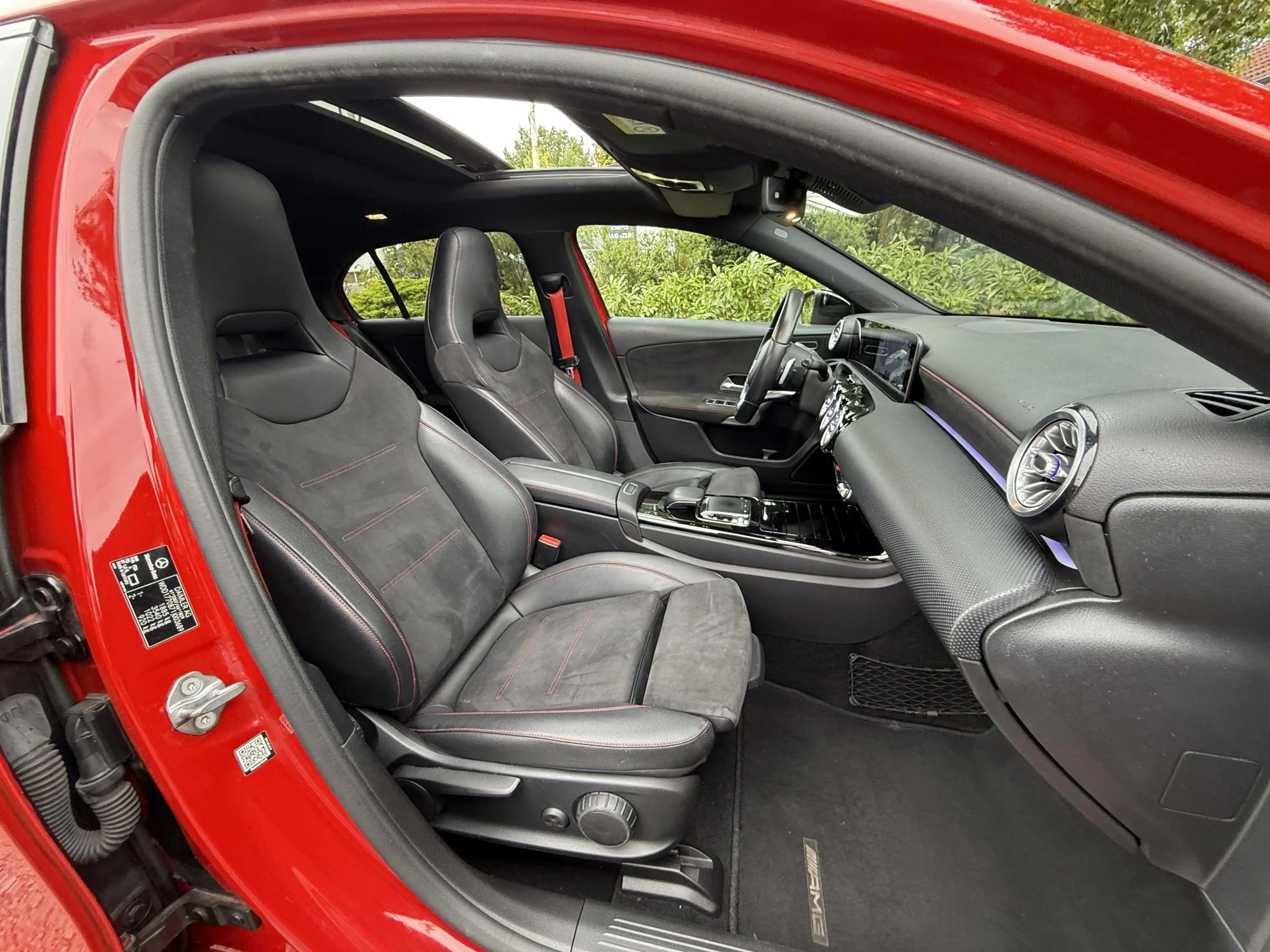 Mercedes-Benz A 200 AMG 163PK Automaat•Pano•Burmester — photo 24