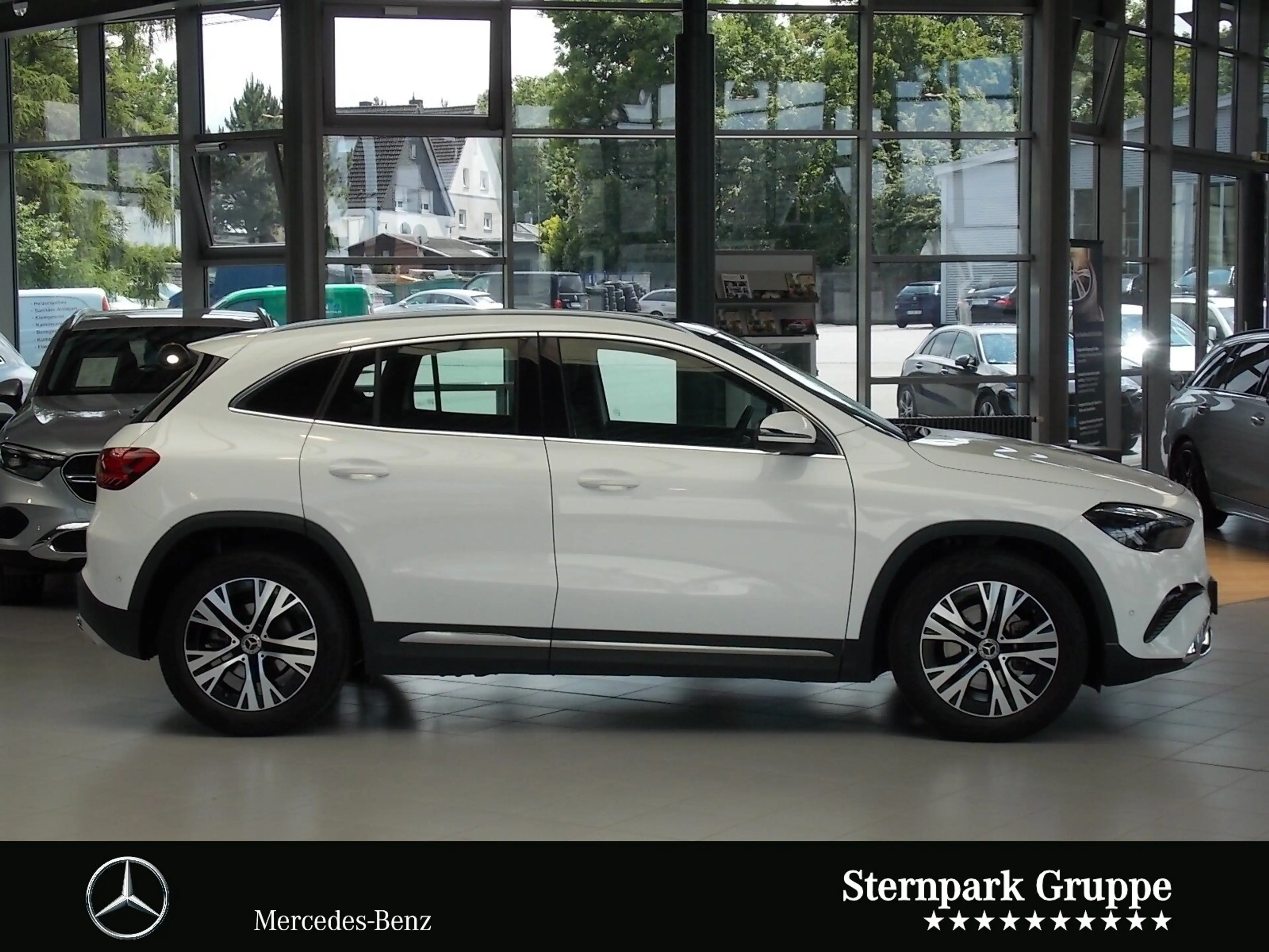 Mercedes-Benz GLA 200 GLA 200 Progressive Navi,Pano,LED,R-Kam,AHK,Easy — photo 5