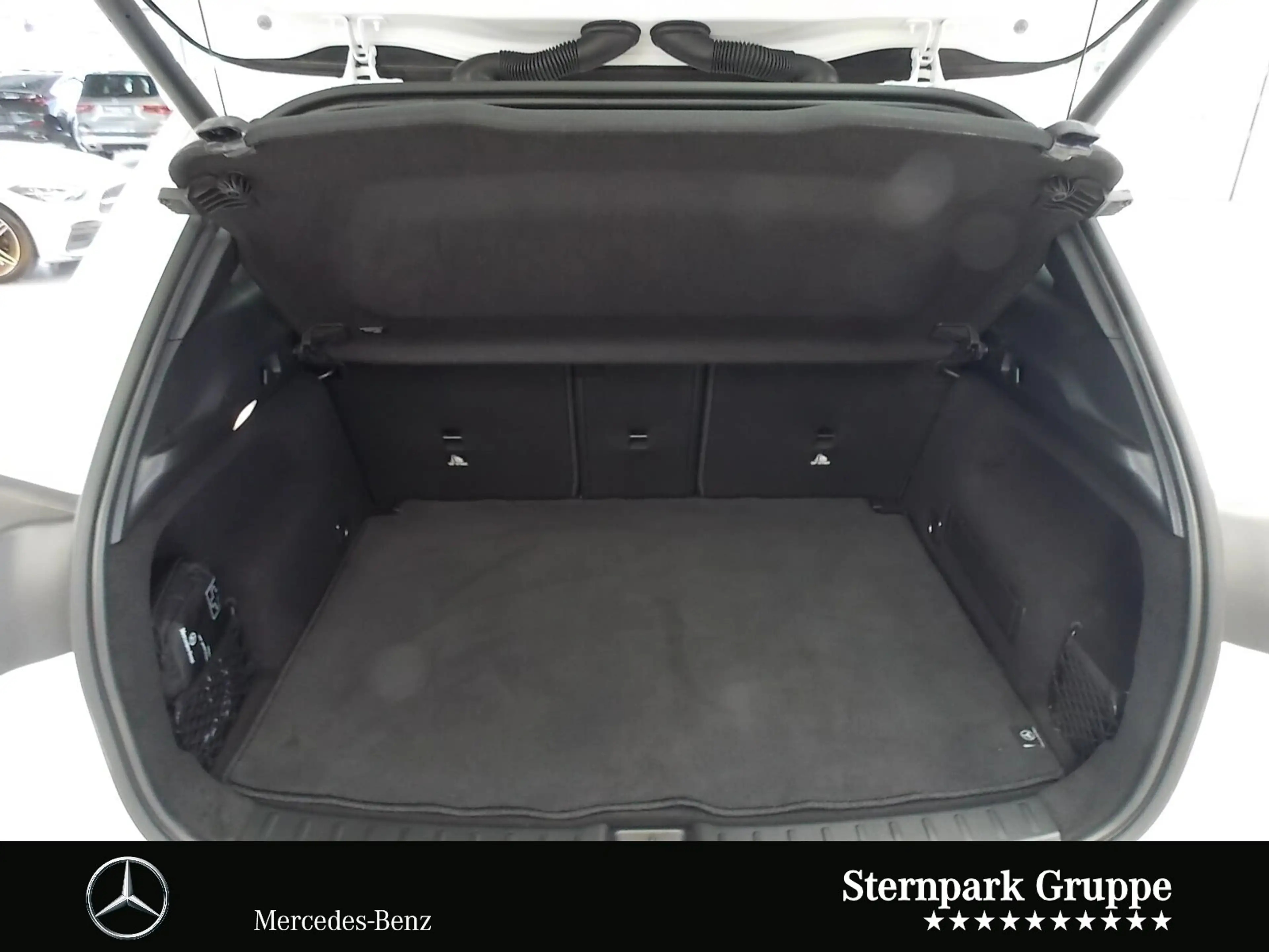 Mercedes-Benz GLA 200 GLA 200 Progressive Navi,Pano,LED,R-Kam,AHK,Easy — photo 7