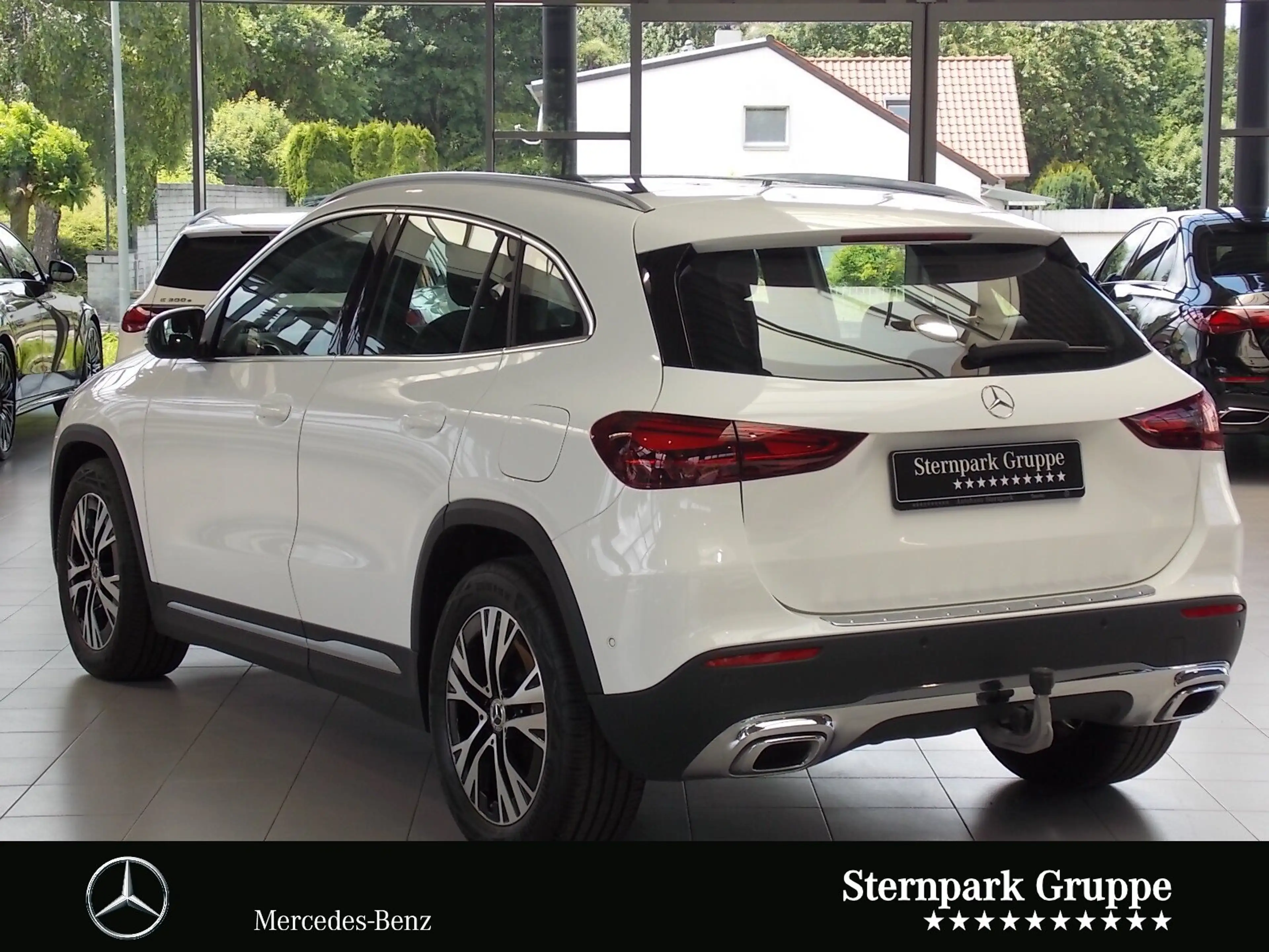 Mercedes-Benz GLA 200 GLA 200 Progressive Navi,Pano,LED,R-Kam,AHK,Easy — photo 4