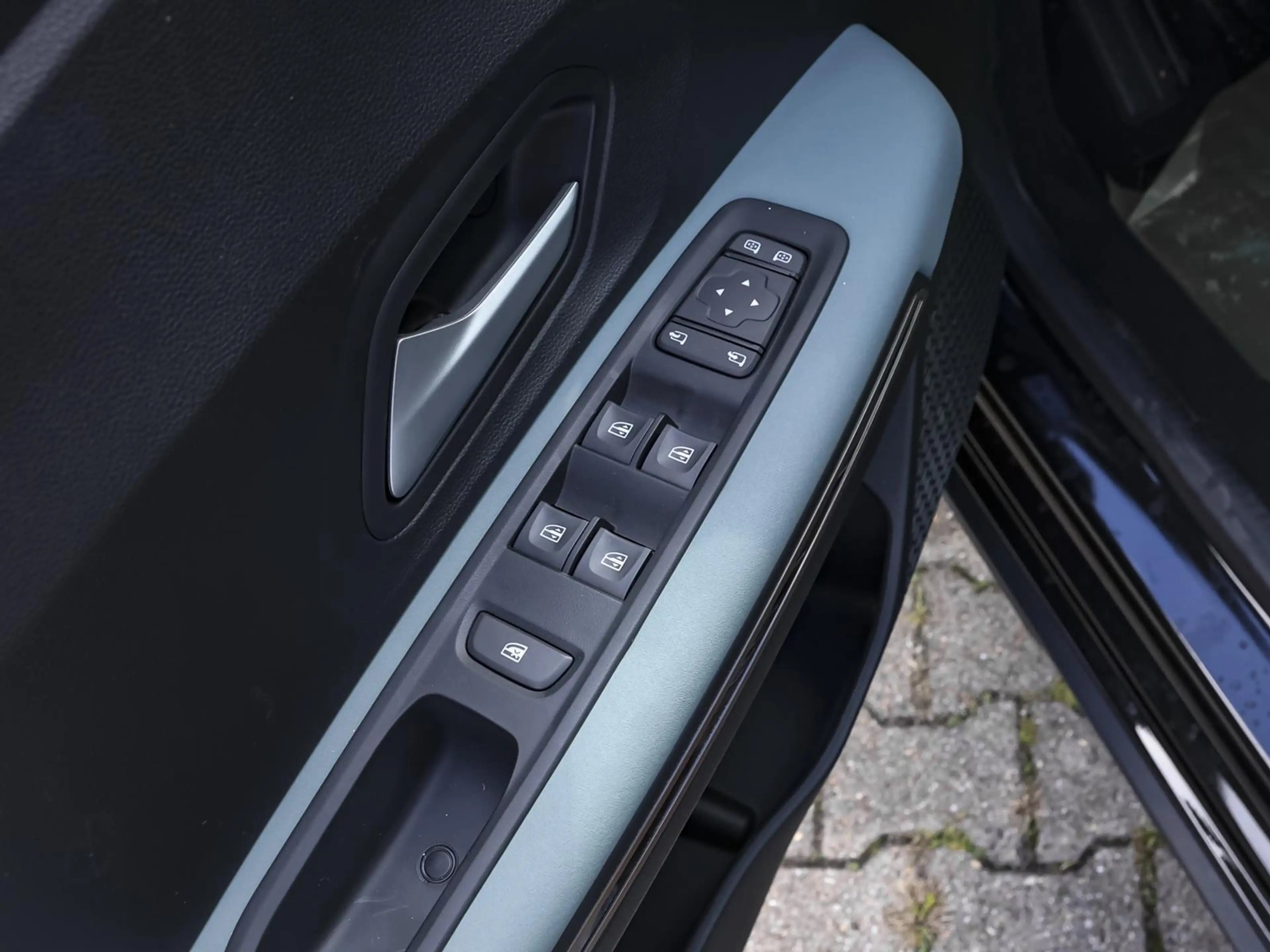 Dacia Jogger Extreme hybrid 155 NAVI SHZ PDC LHZ KLIMA — photo 10