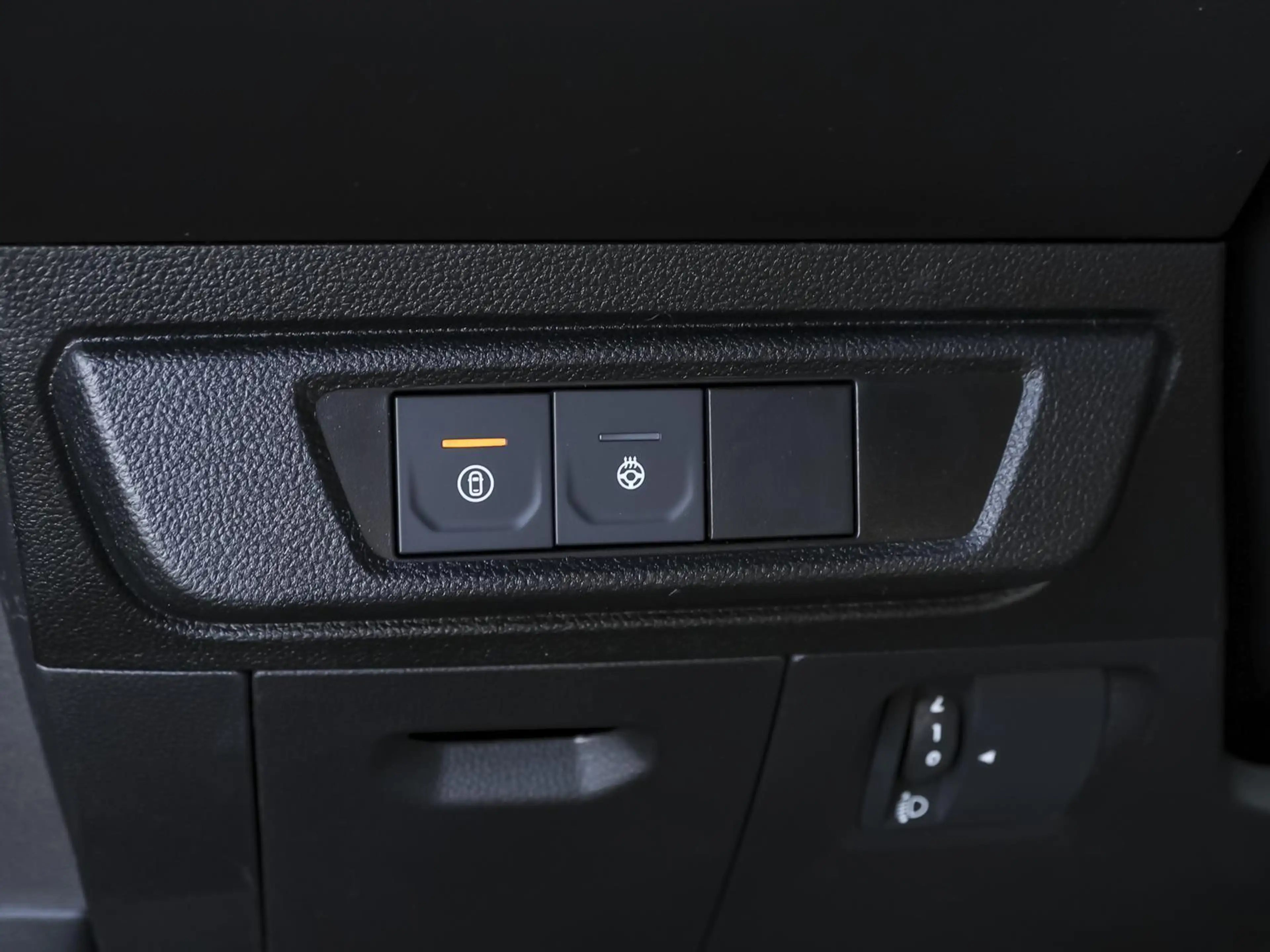 Dacia Jogger Extreme hybrid 155 NAVI SHZ PDC LHZ KLIMA — photo 11