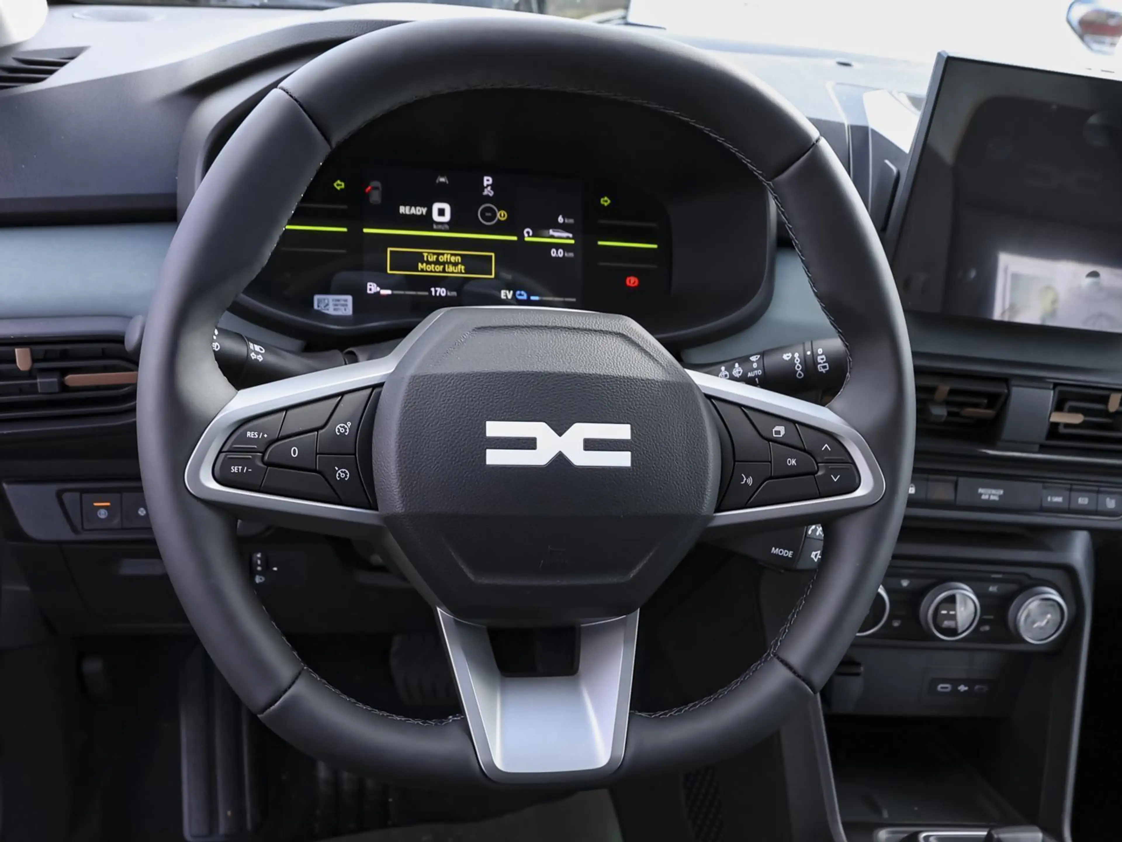 Dacia Jogger Extreme hybrid 155 NAVI SHZ PDC LHZ KLIMA — photo 9