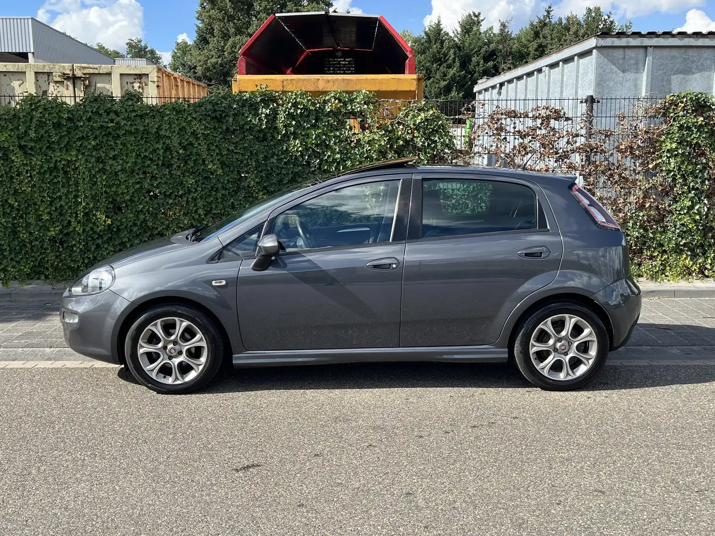 Fiat Punto Evo 0.9 TwinAir Lounge * Pano * Airco * NAP * 1e eigen Grijs - 2