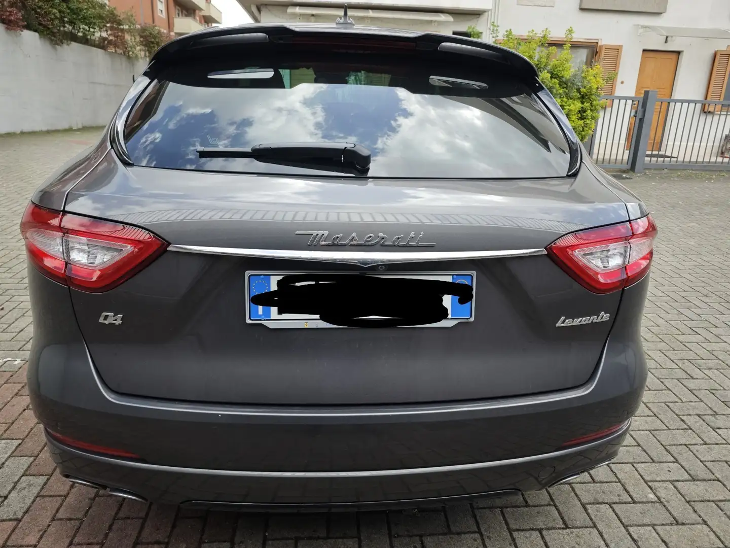 Maserati Levante 3.0 V6 250cv auto Grijs - 2