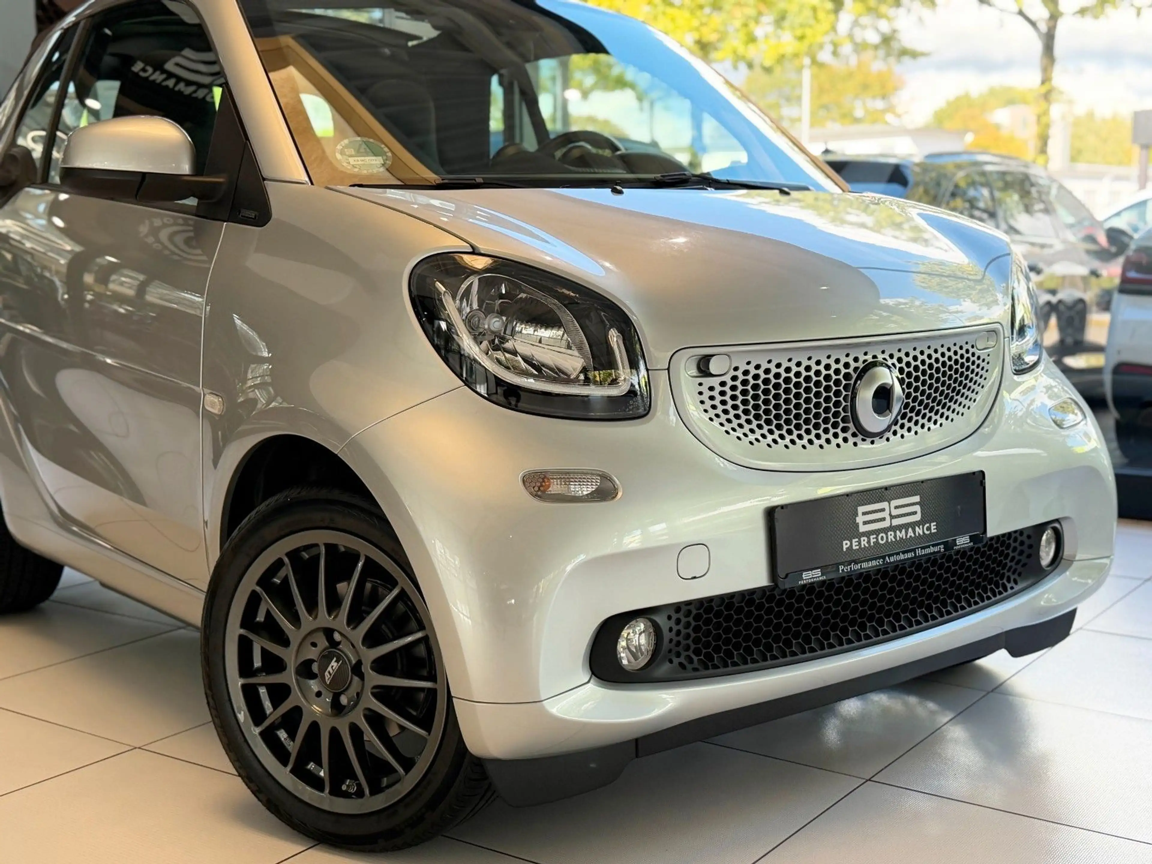 smart forTwo Cabrio Aut. |GARANTIE MERCEDES 12/28| — photo 4
