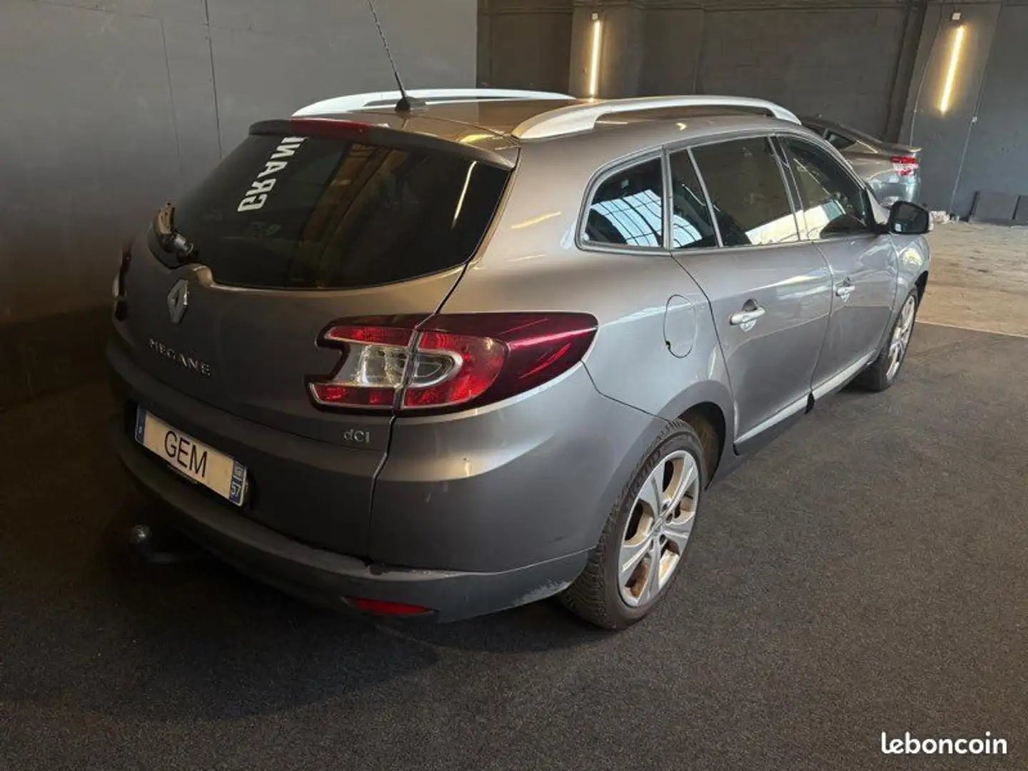 Renault Megane 1.5 DCI 3 estate DYNAMIQUE (110cv) carnet d’entretien à jour distribution GPS régulateur de vitesse attelage garantie - Beige - 2