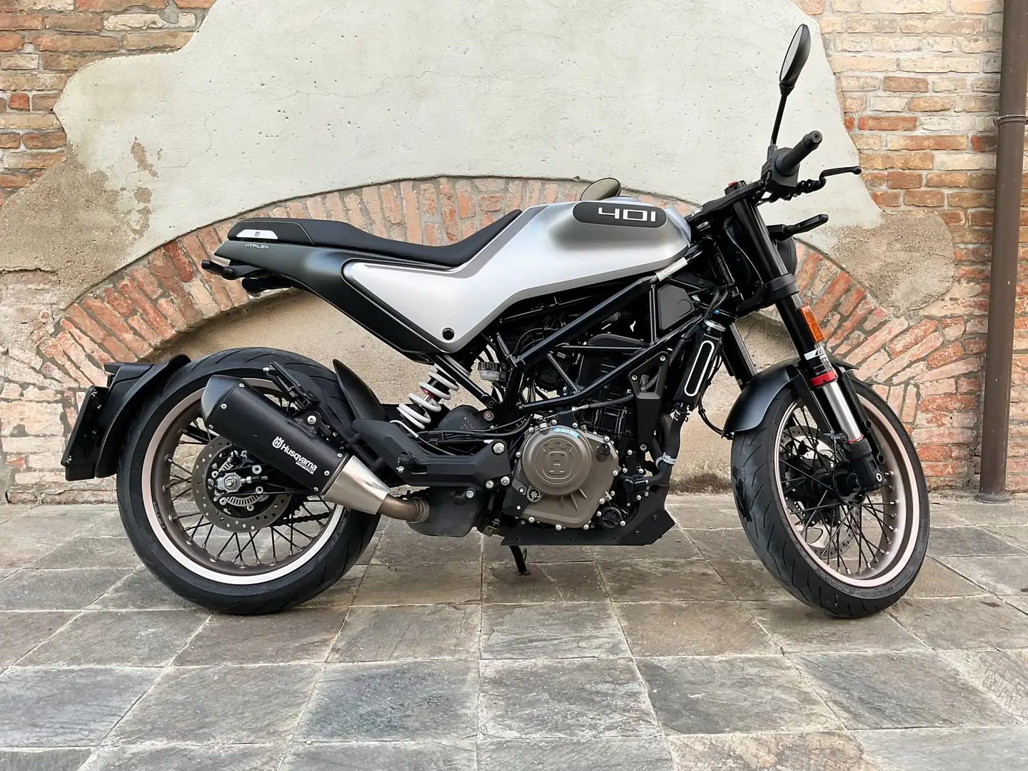 Husqvarna Vitpilen 401 Argent - 2