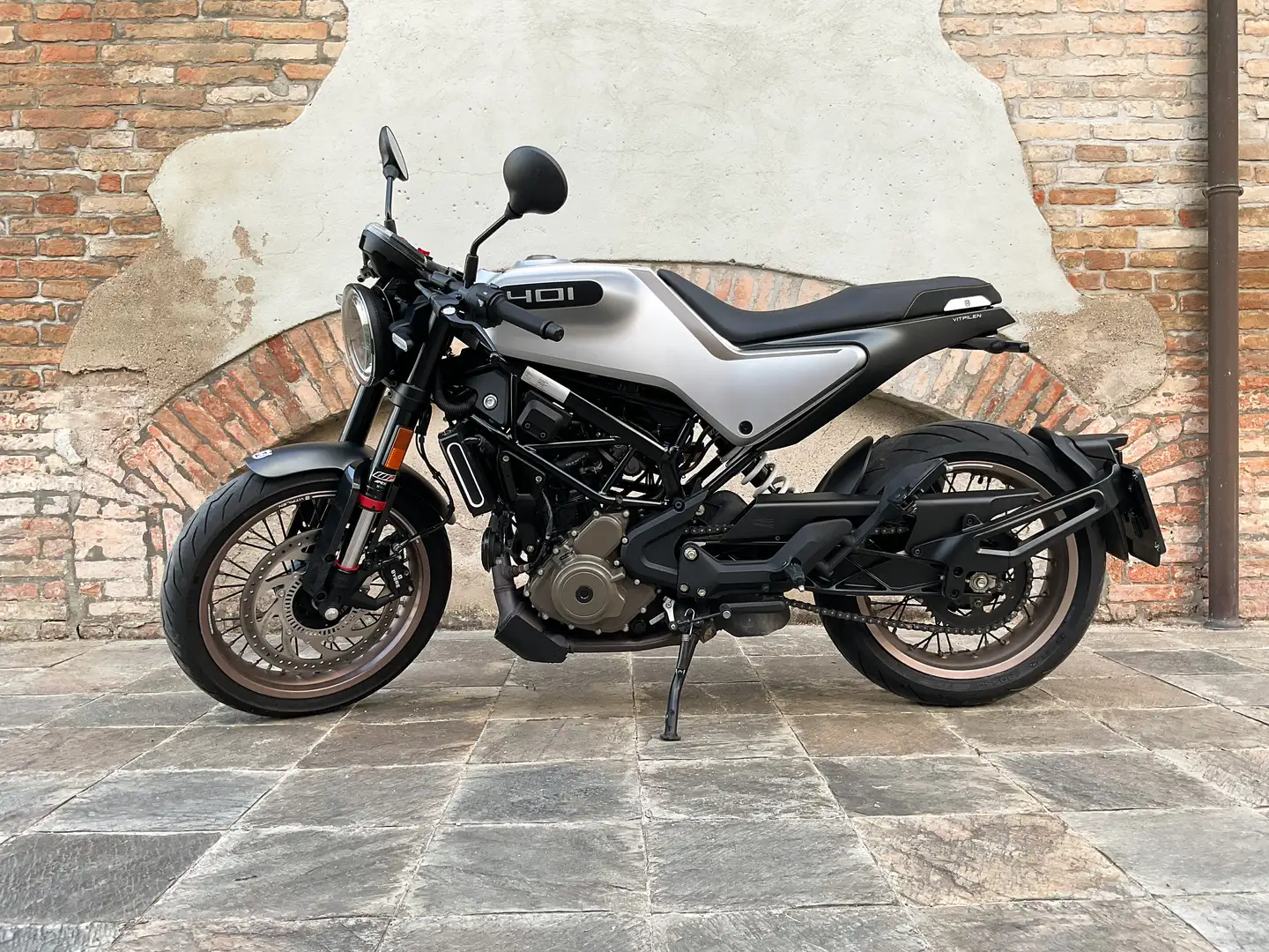 Husqvarna Vitpilen 401 Argent - 1