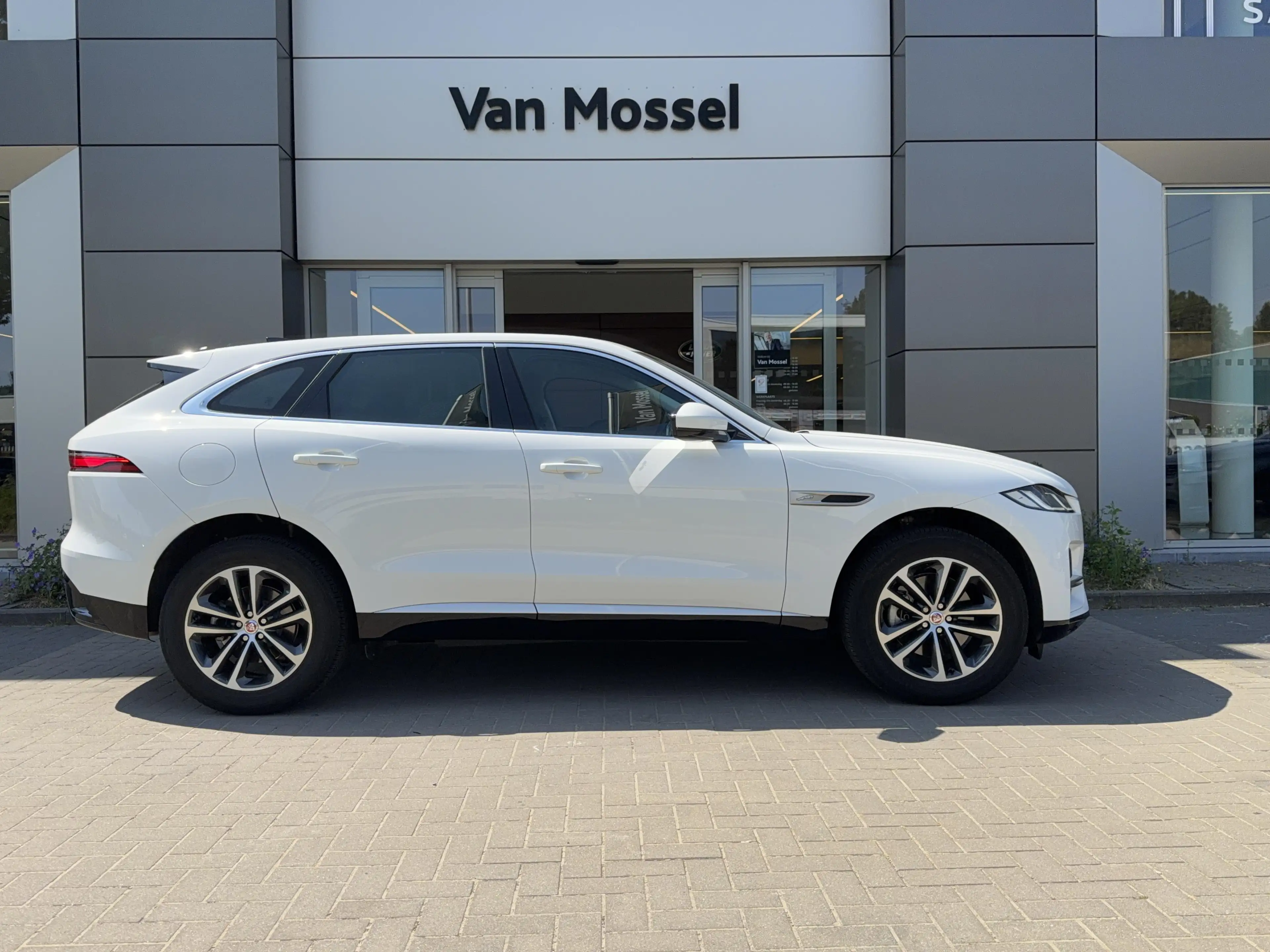 Jaguar F-Pace P250 SE AWD Auto. 22MY Carplay | Camera | LED | El — photo 3