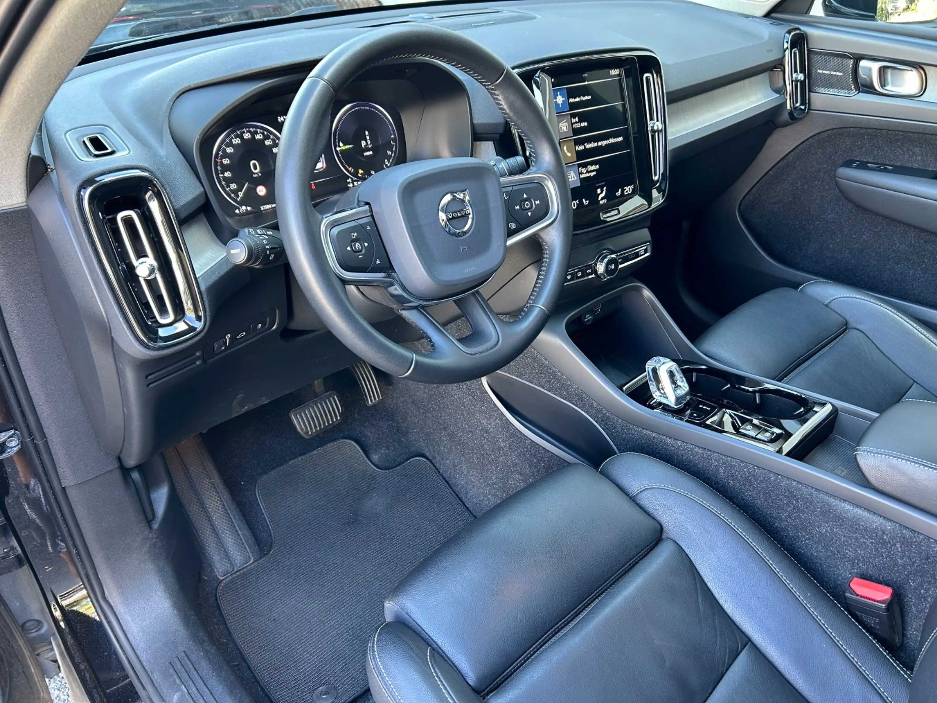 Volvo XC40 T5 Rech. Inscription*PANO*LEDER*360° KAMERA — photo 12