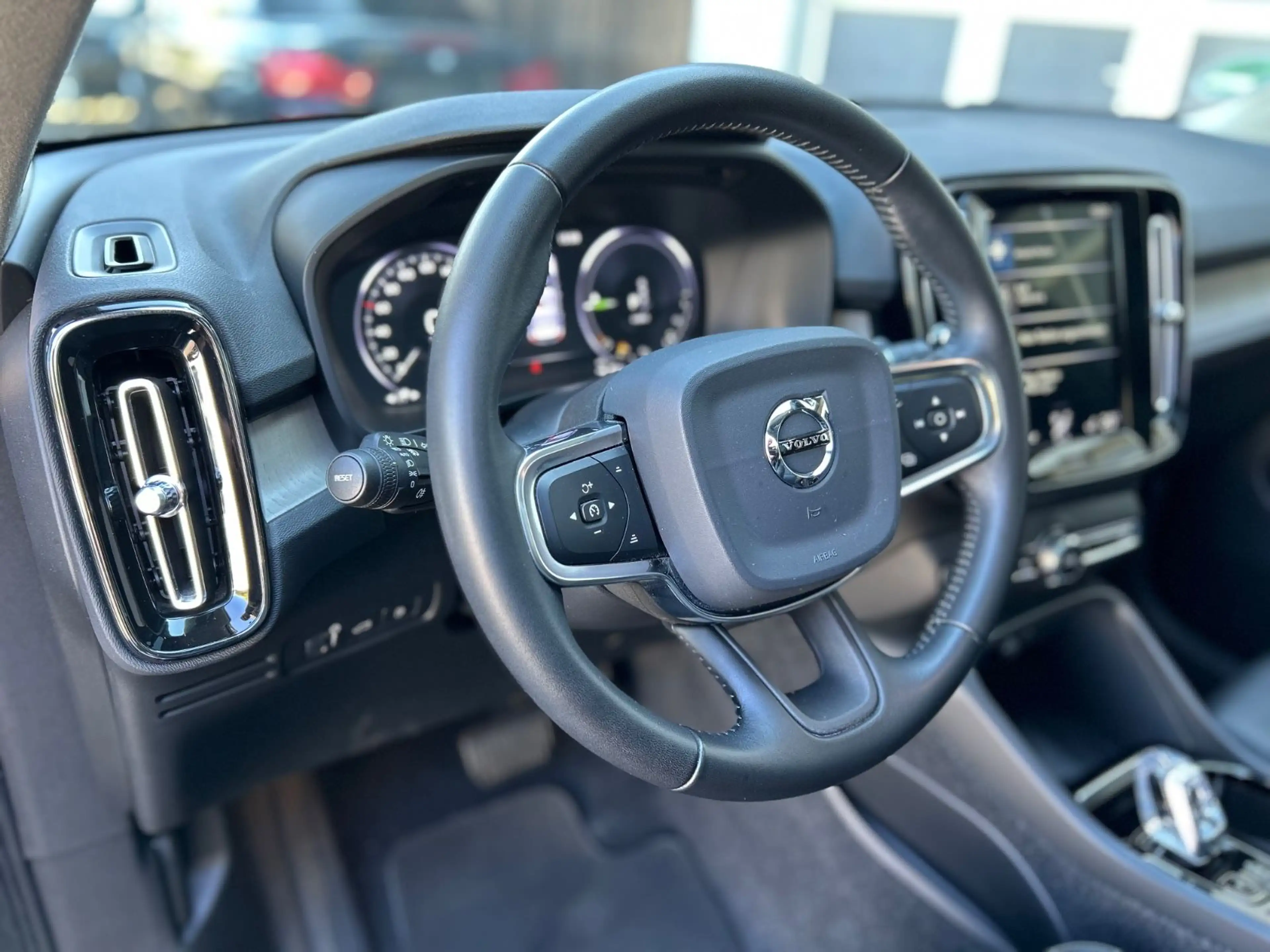Volvo XC40 T5 Rech. Inscription*PANO*LEDER*360° KAMERA — photo 13