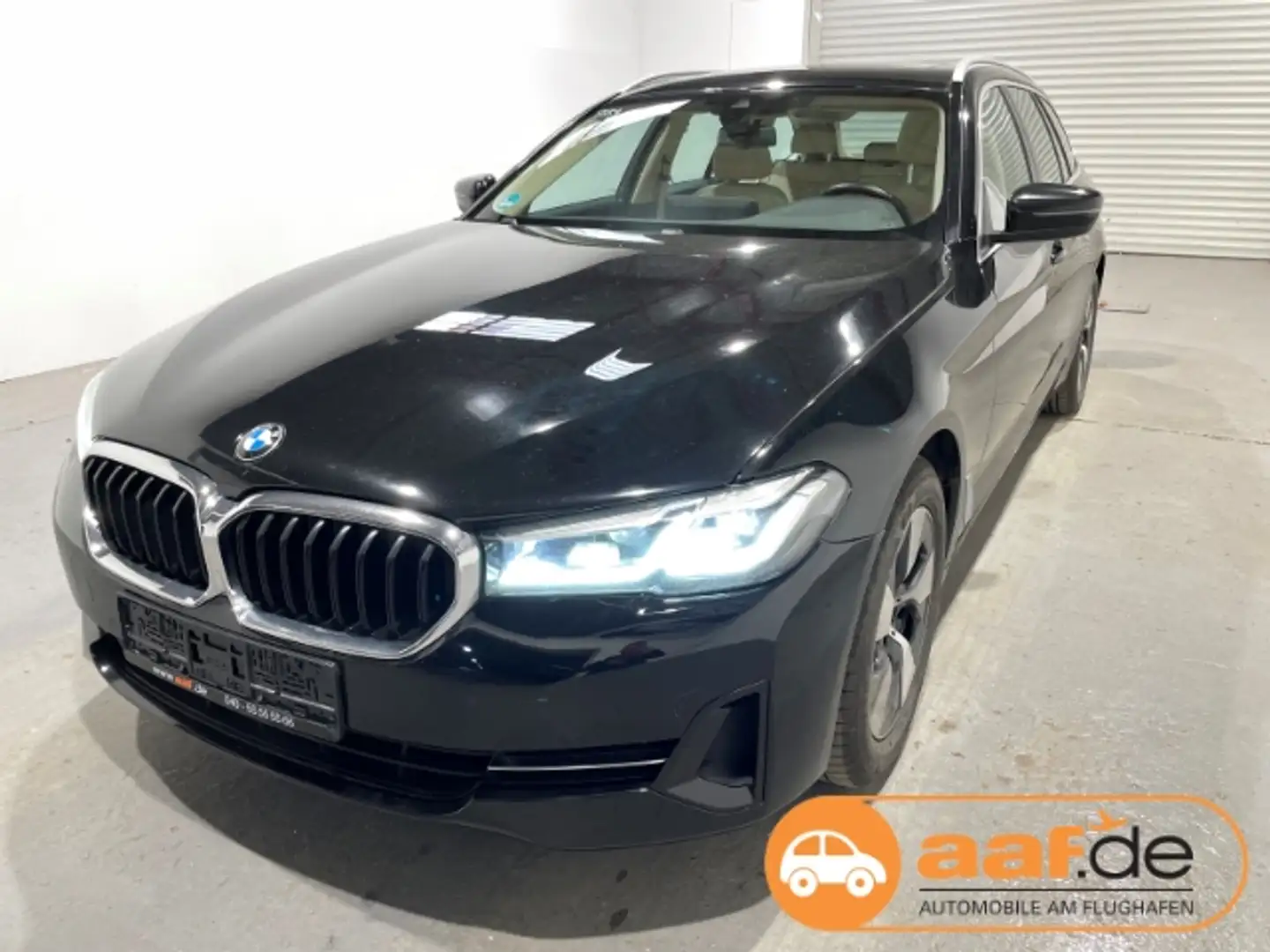 BMW 520 D Touring xDrive Aut. Leder Pano LED Navi Schwarz - 1