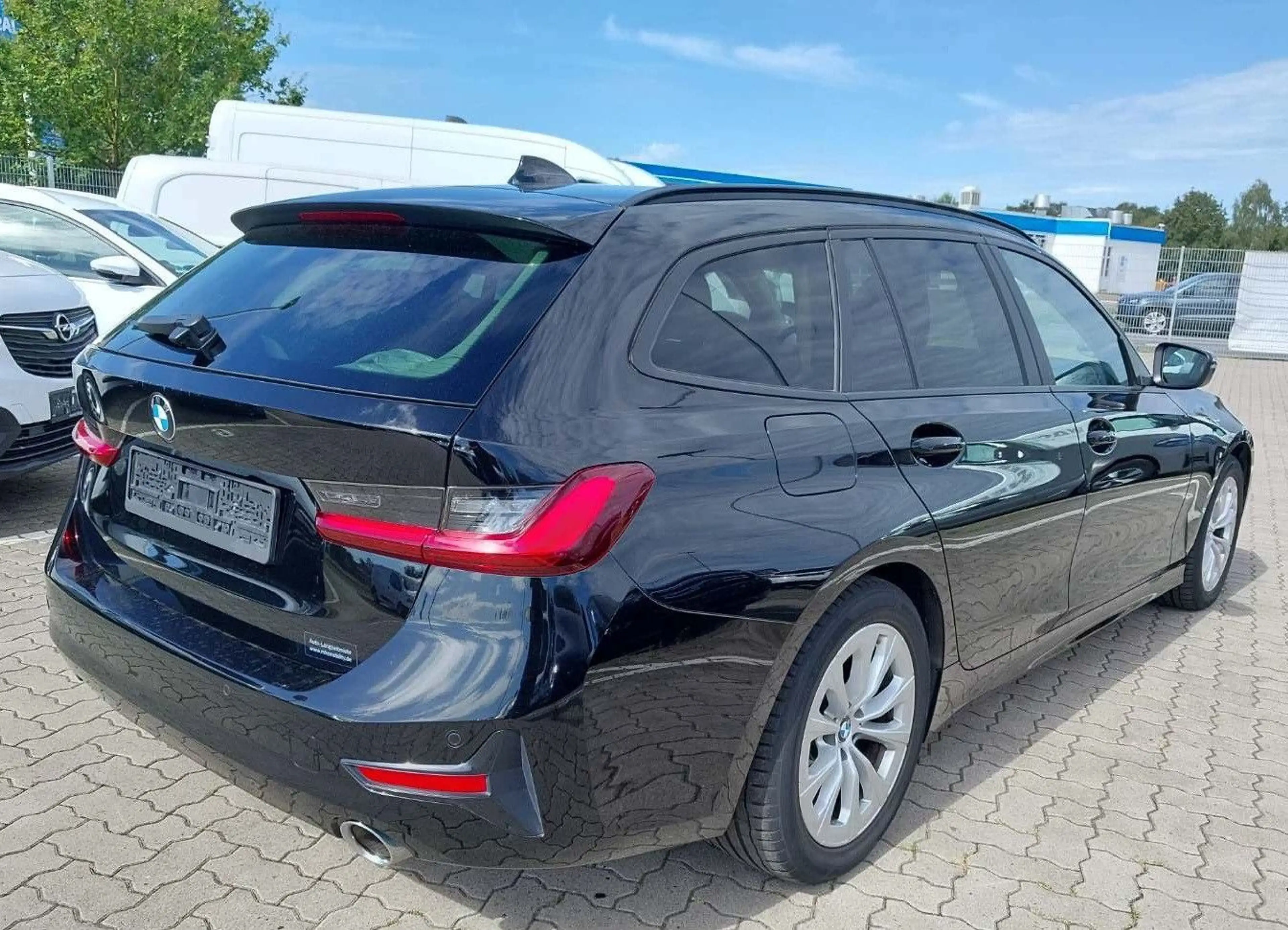 BMW 320 d Touring*LC-Prof,LED,Sportsitze,DAB,1te Hd. — photo 6