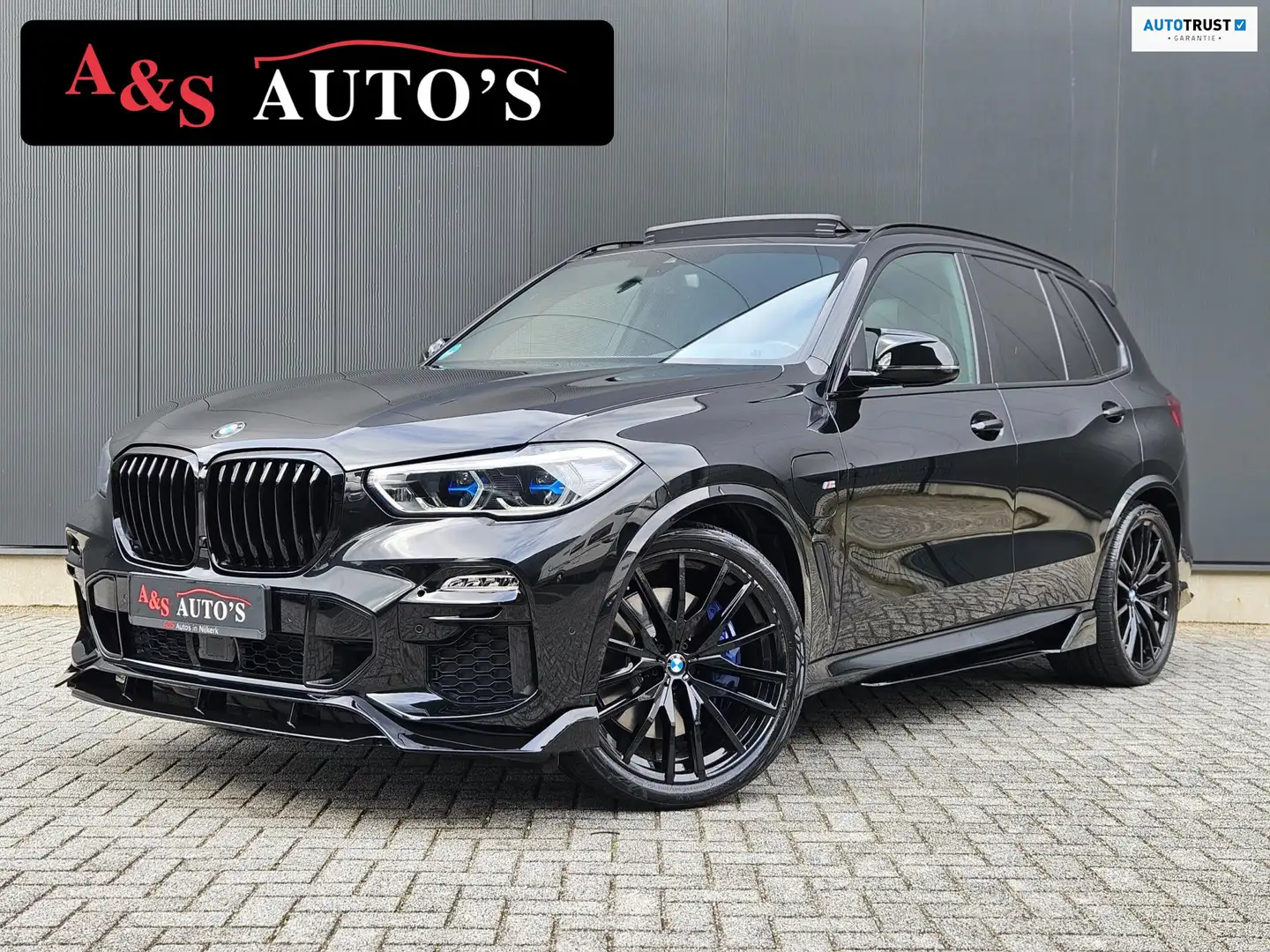 BMW X5 XDrive45e M Sport 394pk Panodak Luchtvering Masseg Zwart - 1