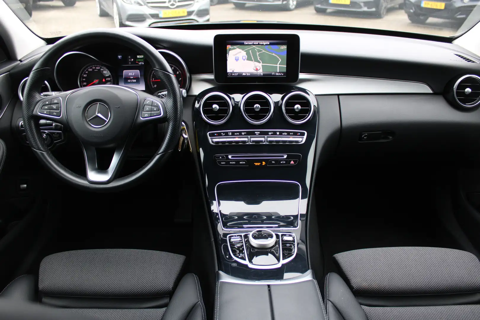 Mercedes-Benz C 350 350e Avantgarde NAVI CAMERA LUCHTVERING TREKHAAK Zwart - 2