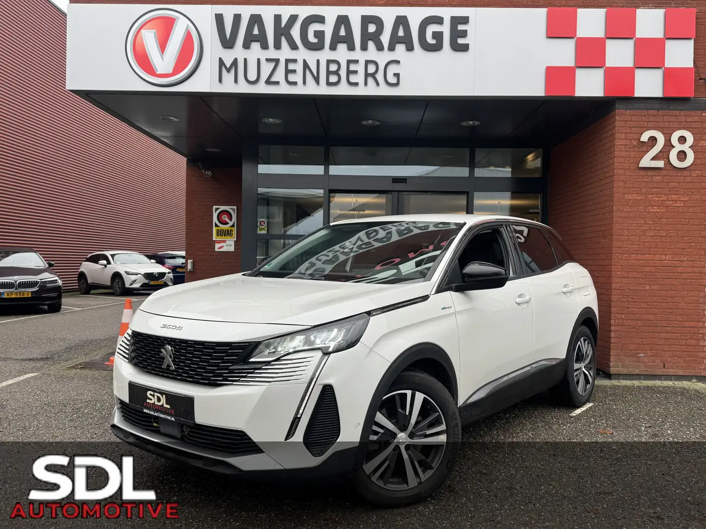 Peugeot 3008 1.6 HYbrid 225 Allure 1e Eigenaar Uniek 23000KM!!! Wit - 1