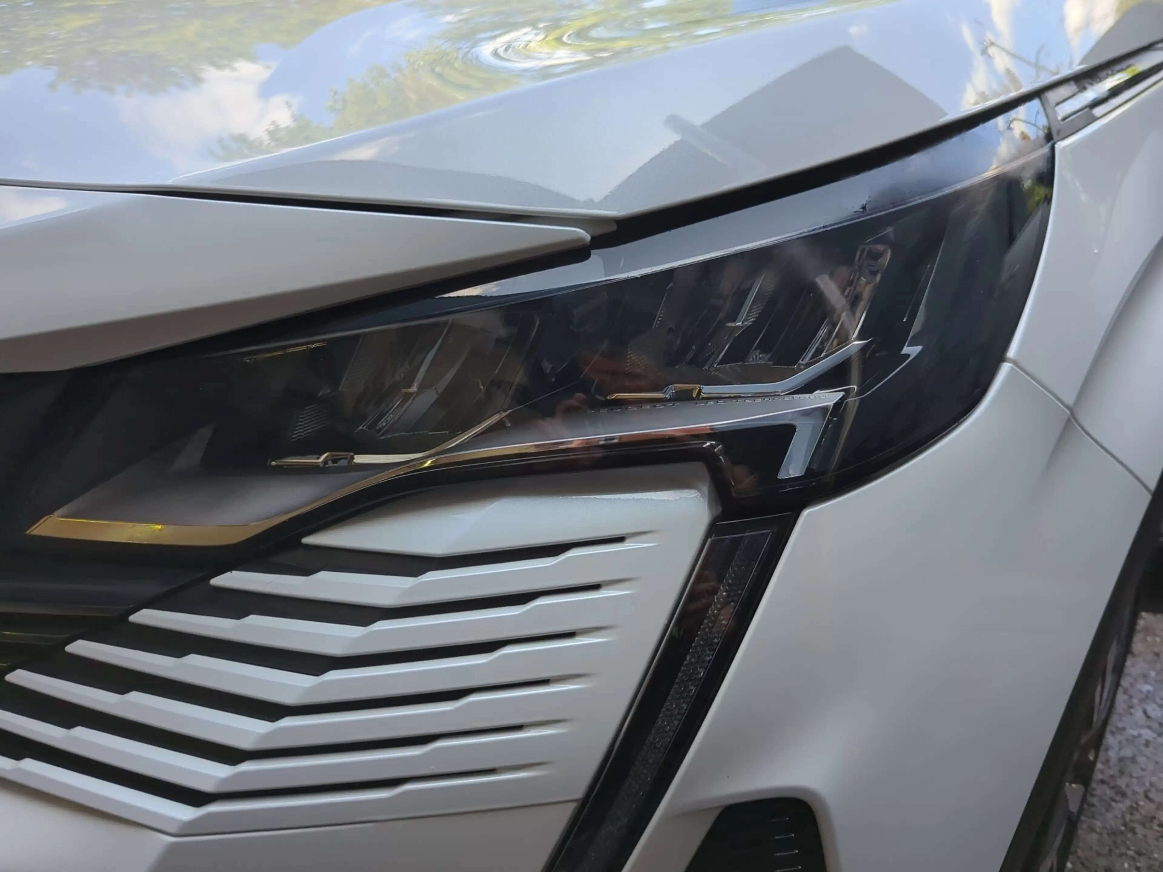 Peugeot Others 3008 Hybrid4 300 e-EAT8 Allure Pack AHK Navi — photo 3