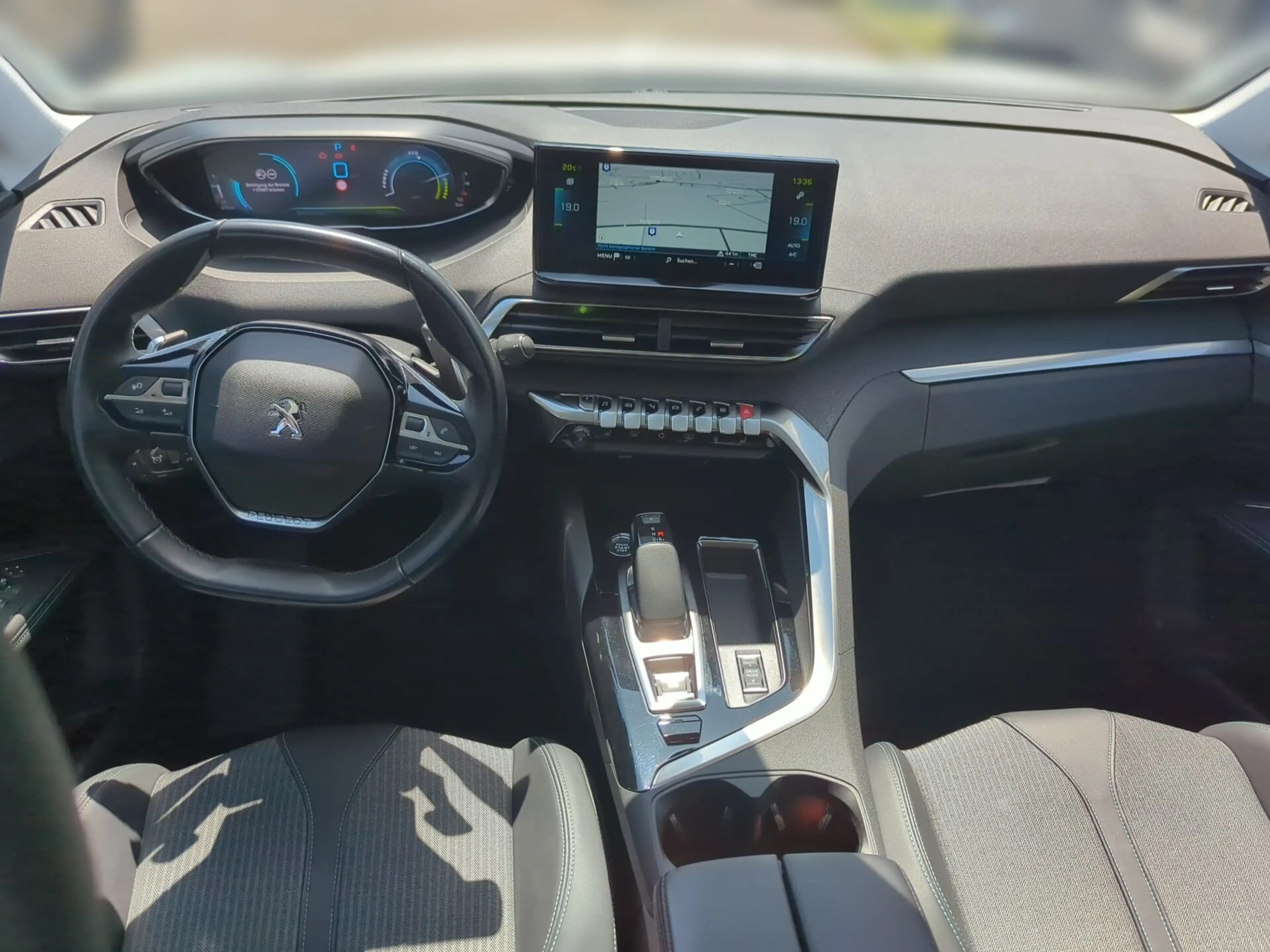 Peugeot Others 3008 Hybrid4 300 e-EAT8 Allure Pack AHK Navi — photo 10