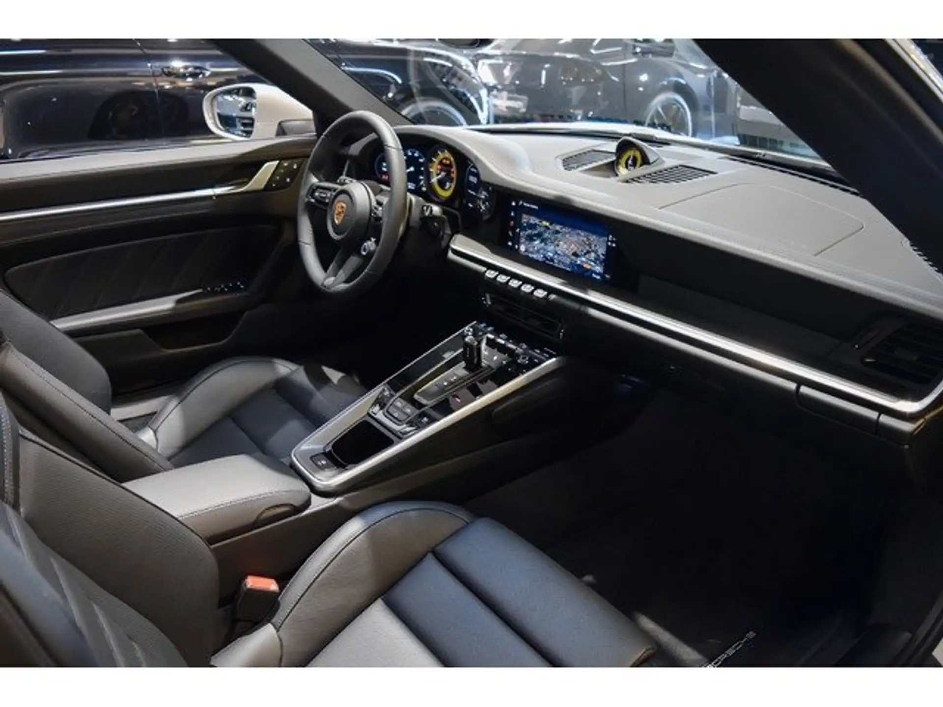 포르쉐 911 Turbo S Cabriolet 2024 화이트 사진 6