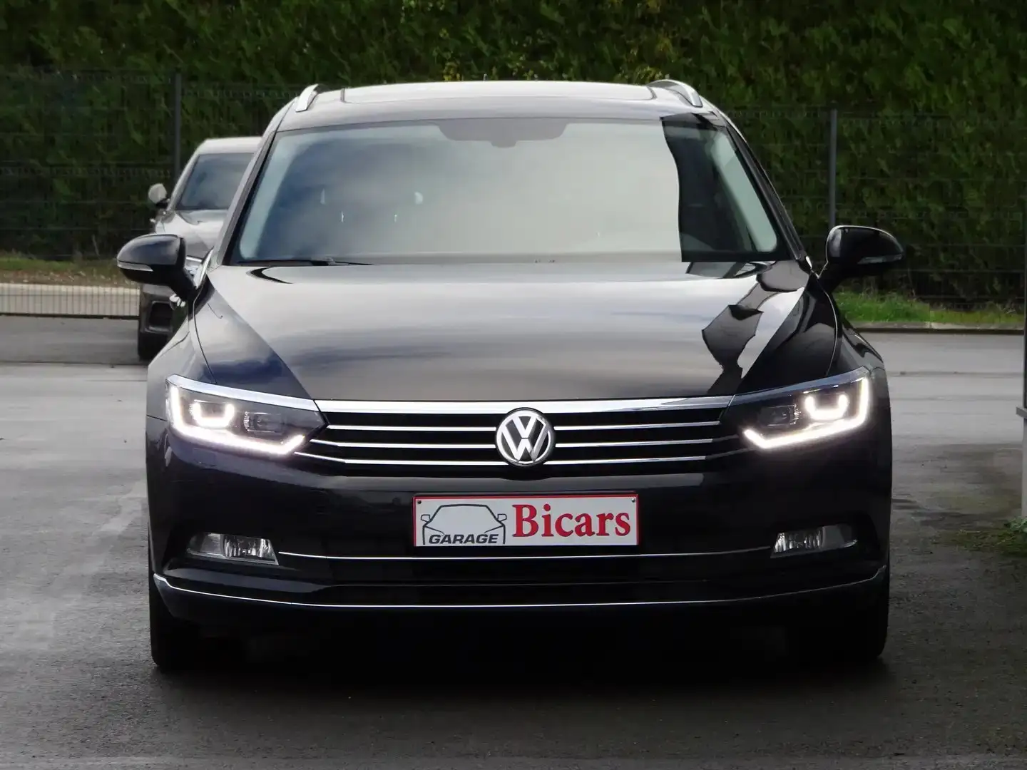 Volkswagen Passat Variant 1.6 TDi ⚡️Highline DSG-AUTO ✅ LED Toit PANO Noir - 2