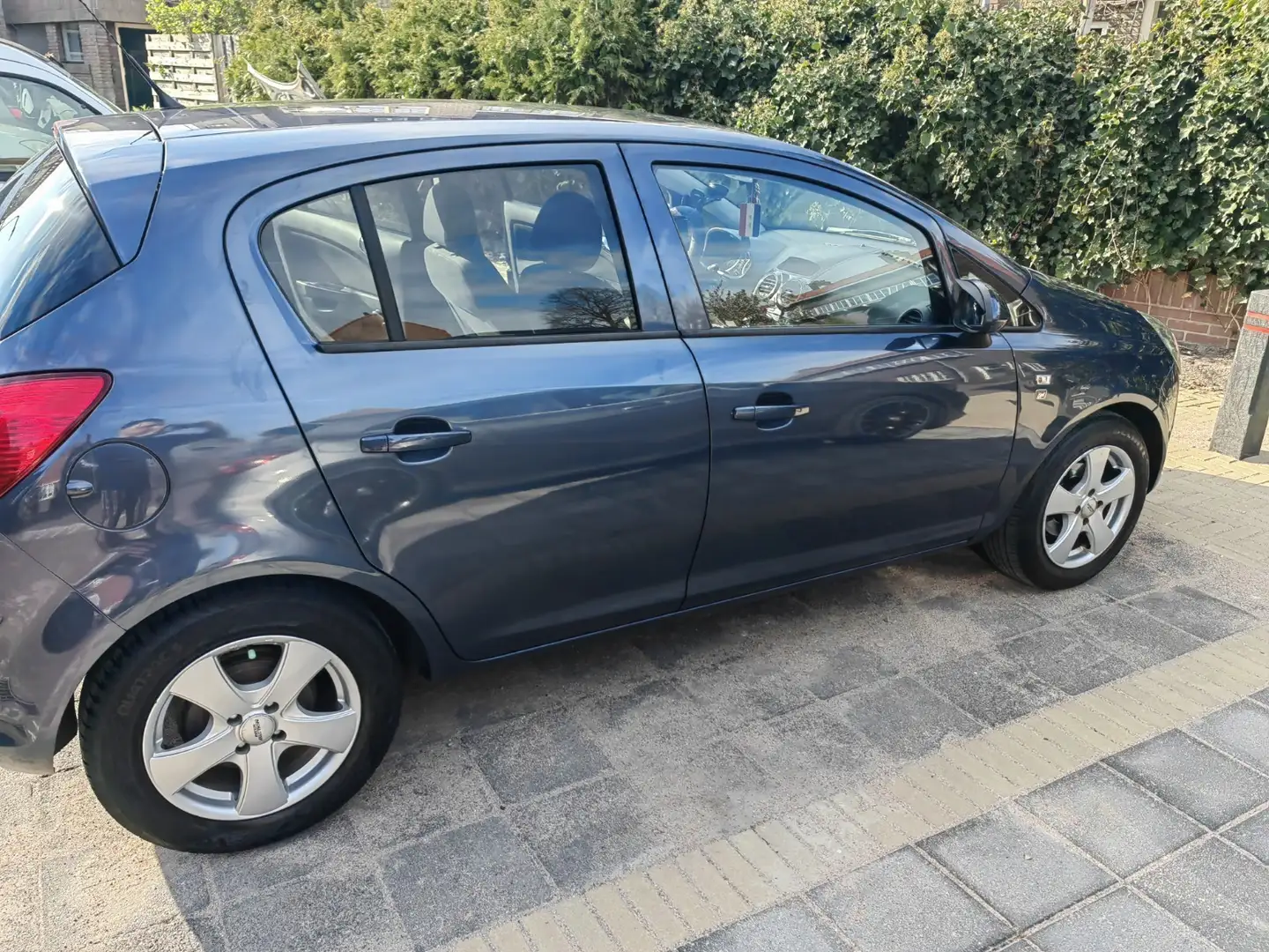 Opel Corsa 1.4 16V Sport Blauw - 2