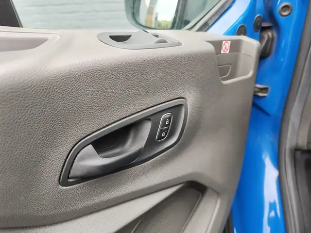 Ford Transit view 22