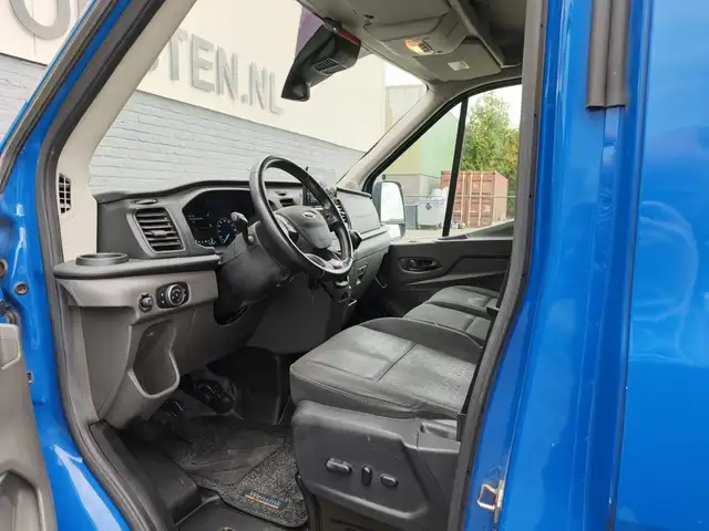 Ford Transit view 3