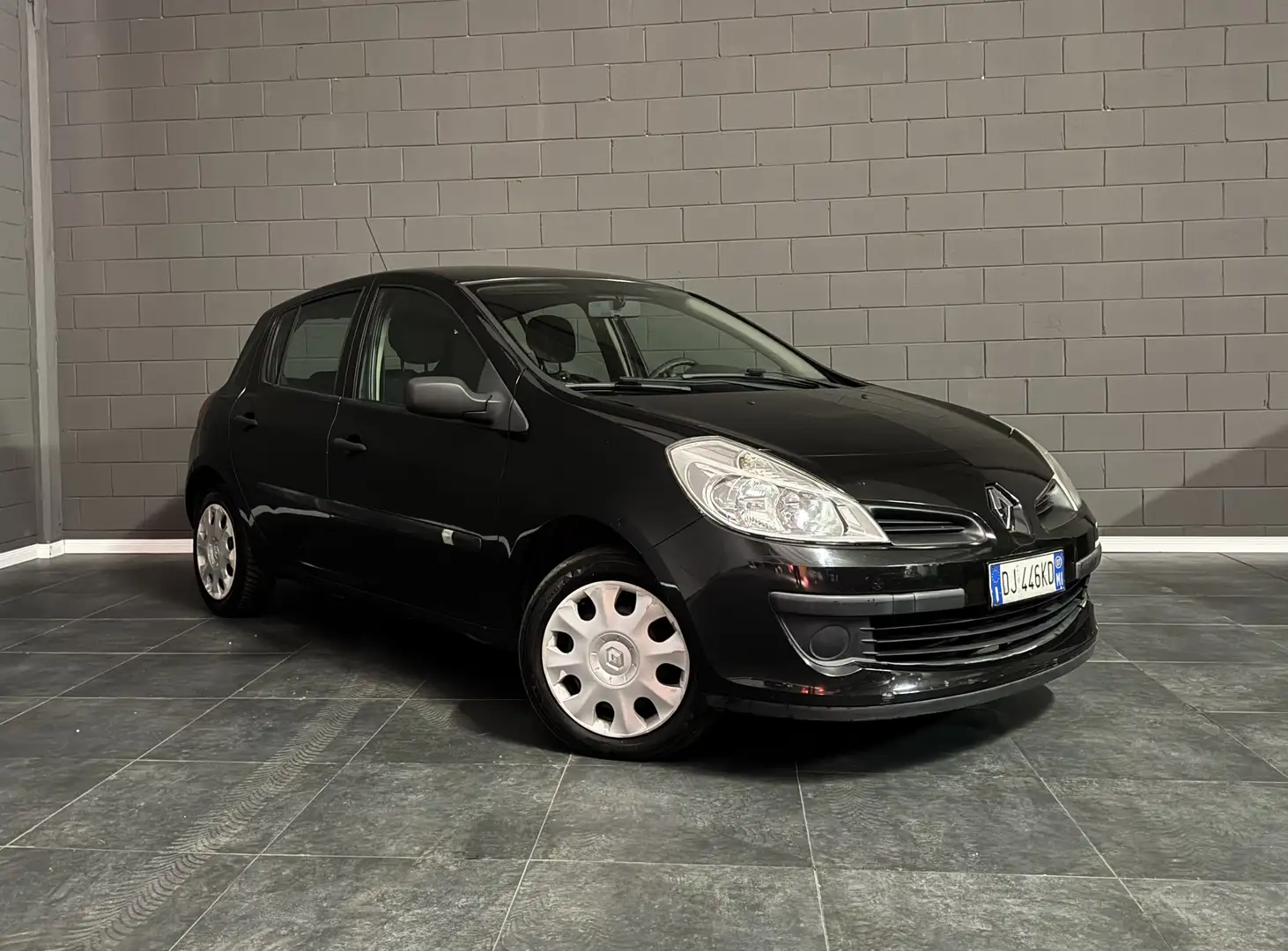 Renault Clio 5p 1.2 16v Le Iene ADATTA A NEOPATENTATI - 1