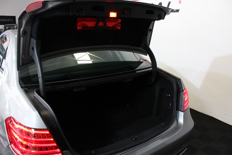Mercedes-Benz E 200 *Limousine*Automatik*LED*Leder*Ambiente* — photo 37