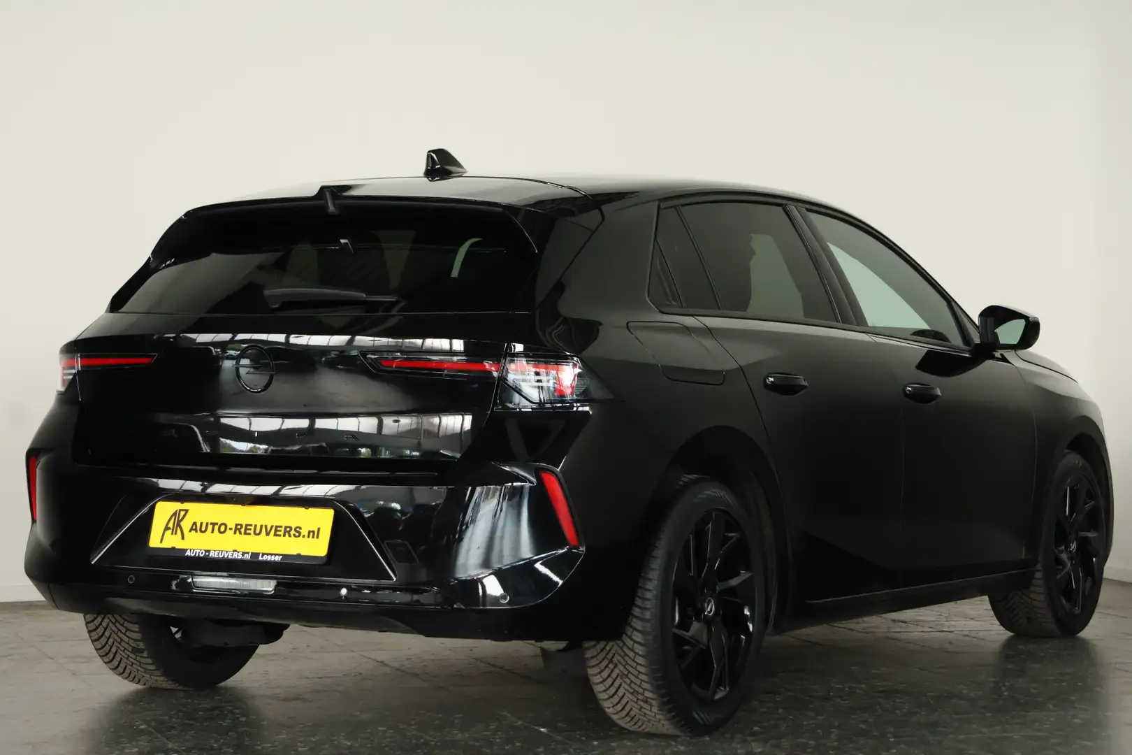 Opel Astra 1.2 Turbo GS / LED / ACC / Navi / CarPlay / Camera Schwarz - 2