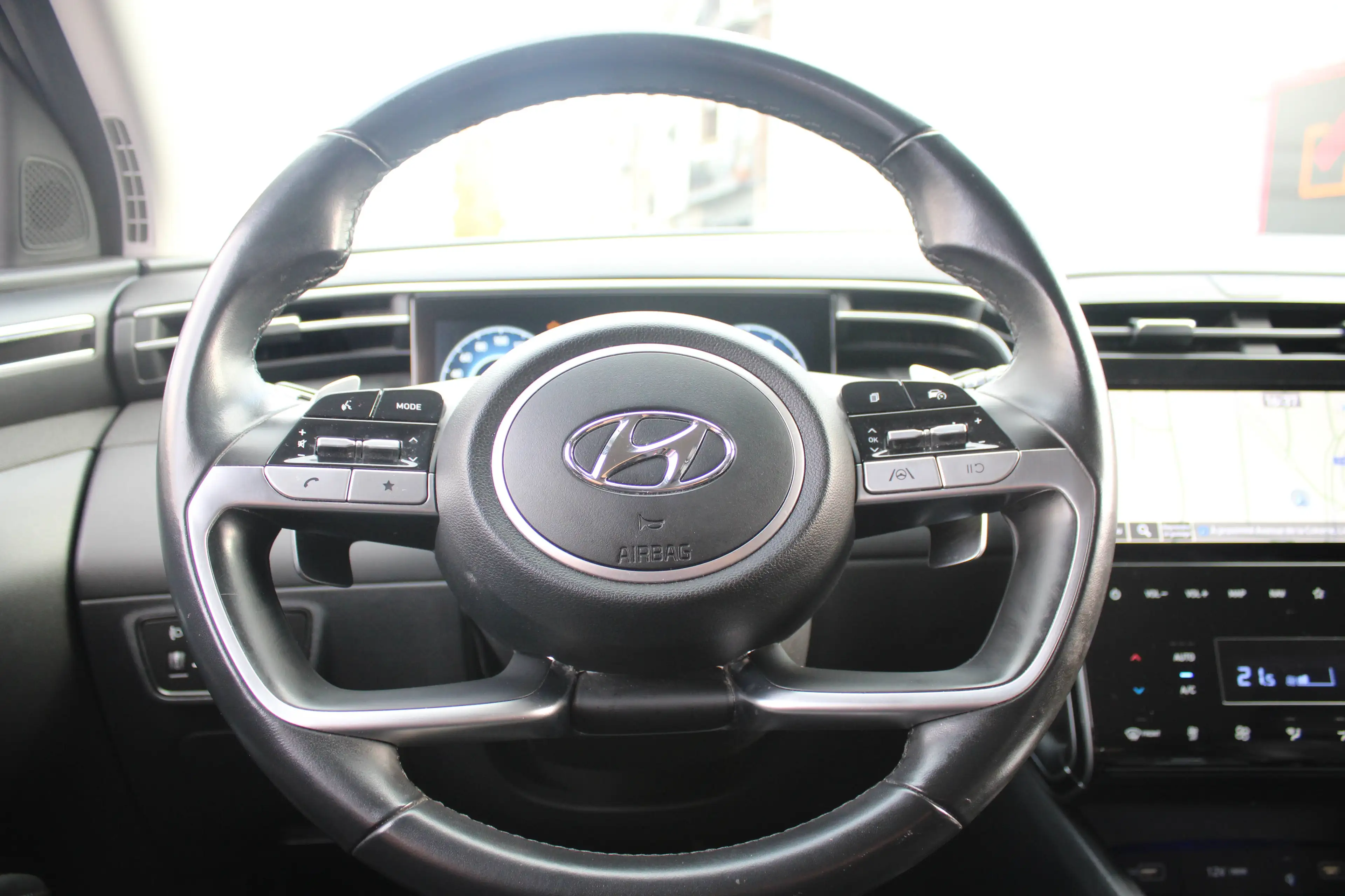 Hyundai TUCSON 1.6 T-GDi MHEV Shine+BOÎTE AUTO+CUIR+CAMERA — photo 9