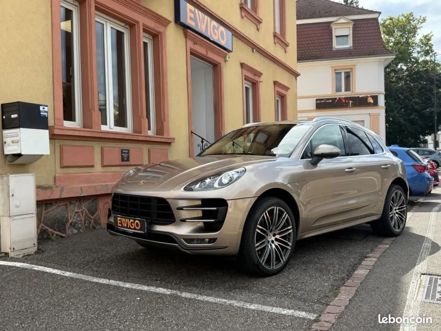 Porsche Macan TURBO-3.6 V6-BVA-PACK SPORT CHRONO-GARANTIE 6 MOIS Beige - 1