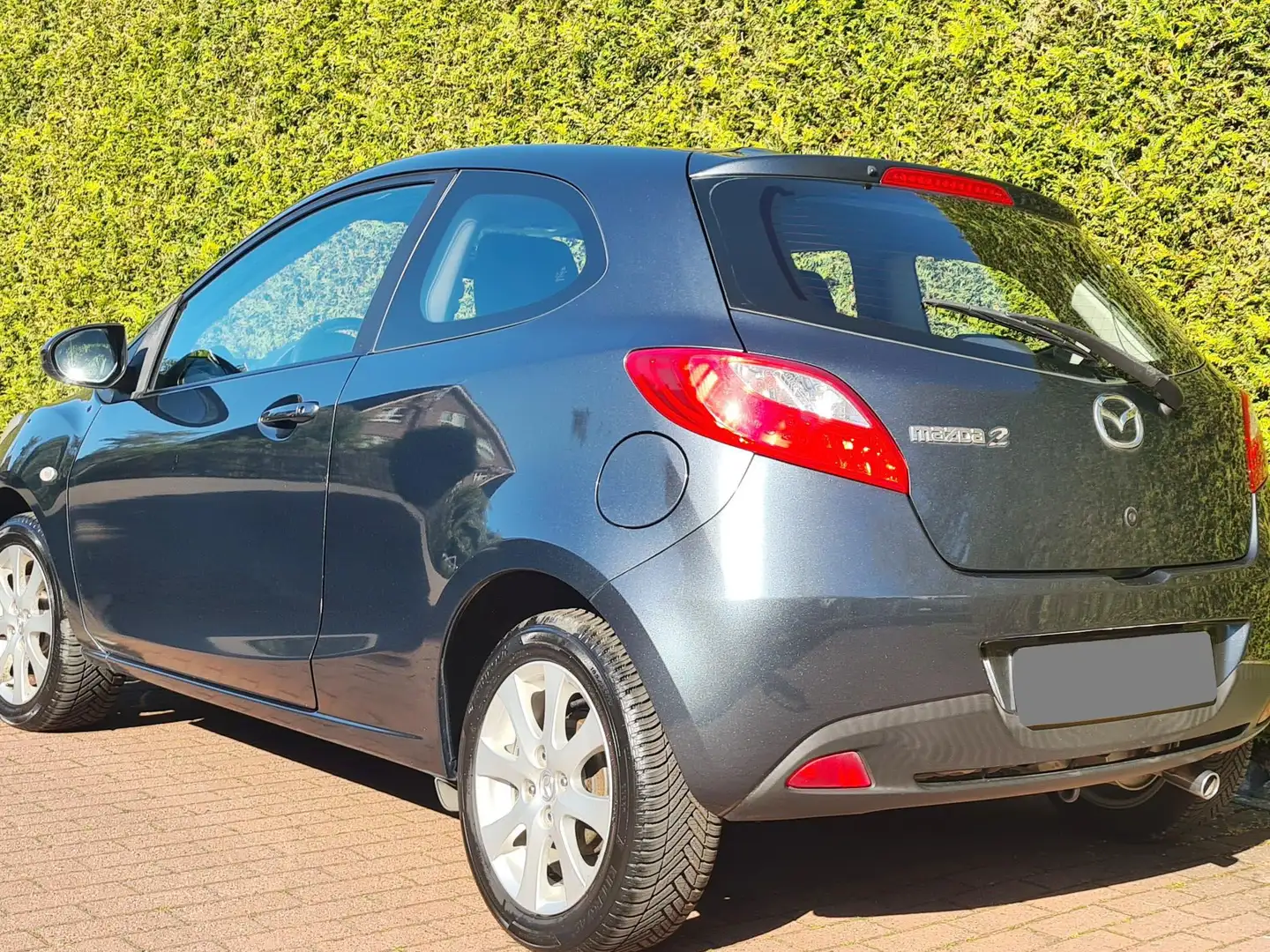 Mazda 2 1.3 MZR Active Grau - 2