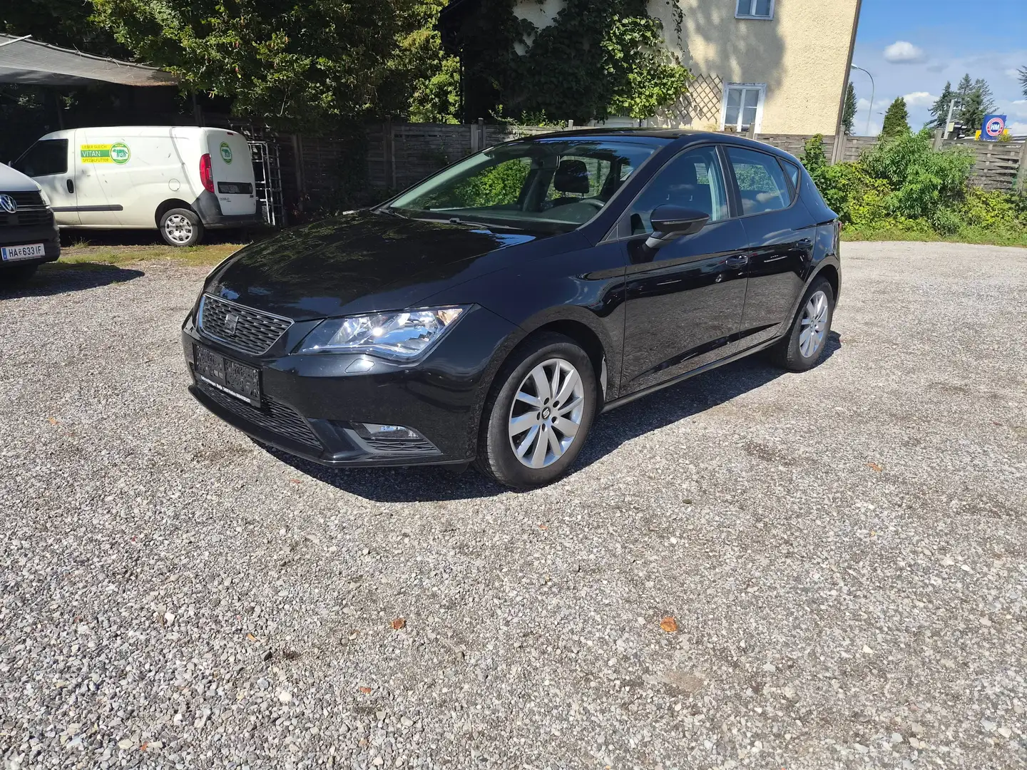 SEAT Leon Reference 1.2 TSI Schwarz - 1