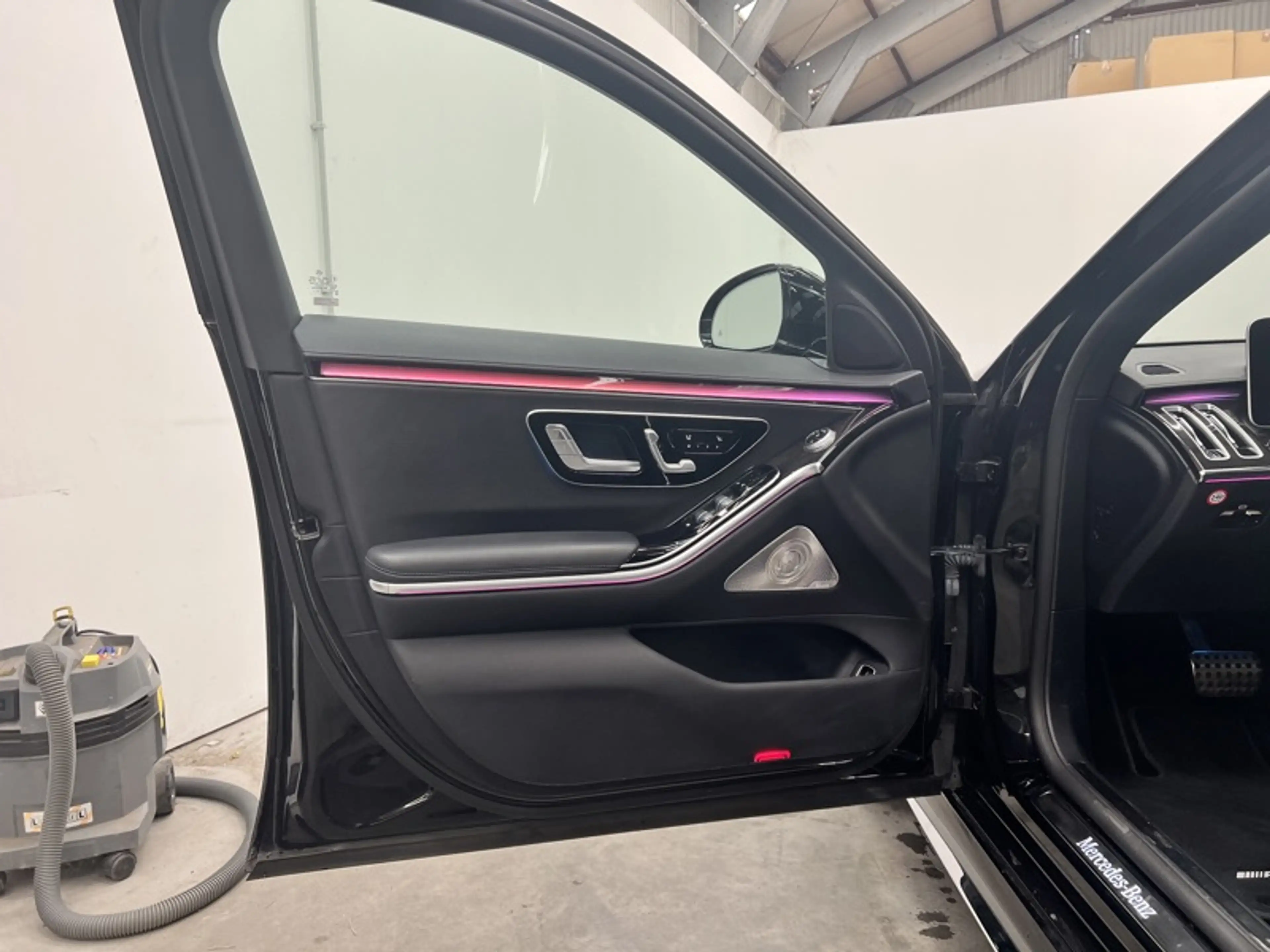 Mercedes-Benz S 350 d AMG Line — photo 12