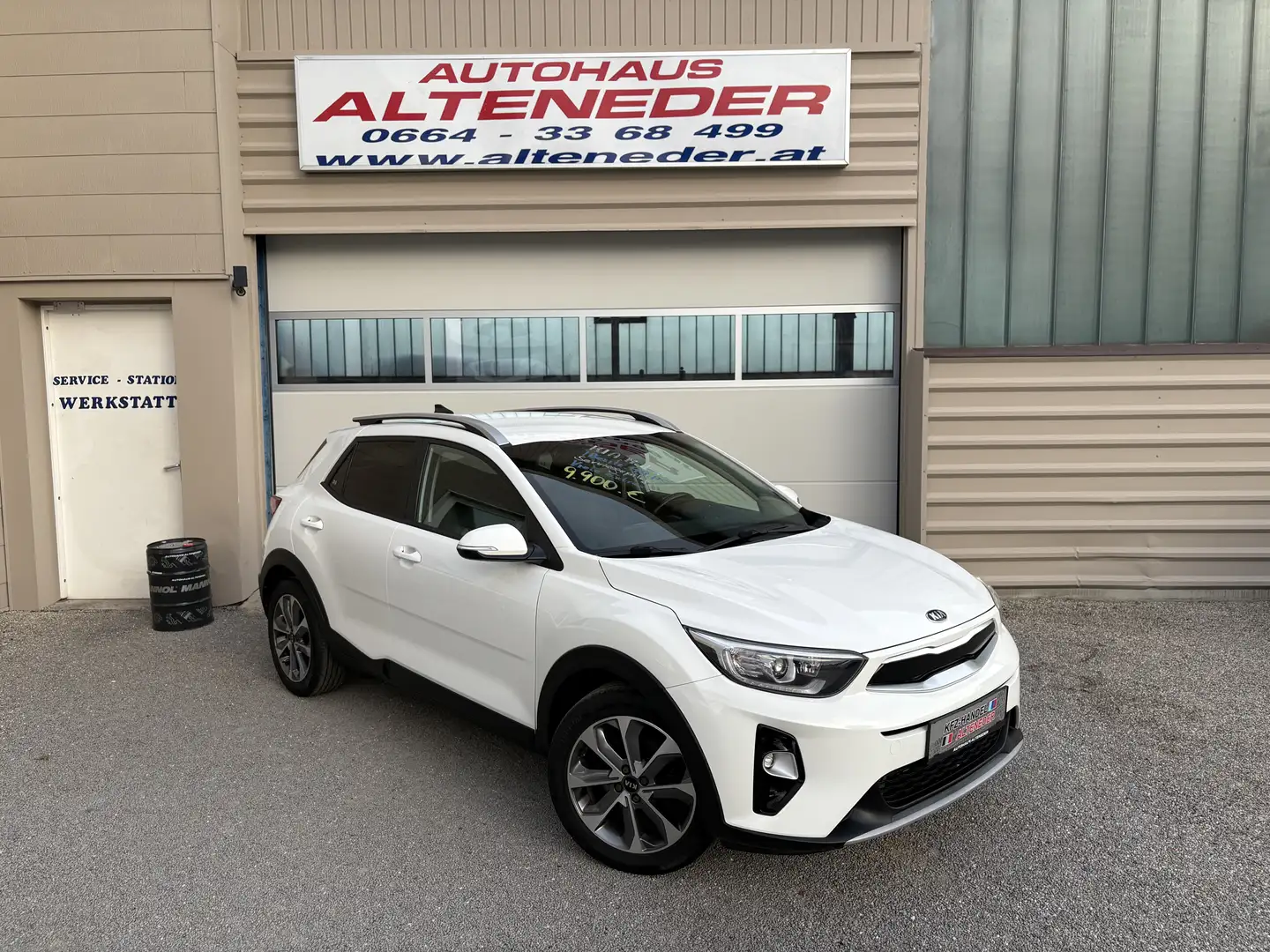 Kia Stonic Stonic 1,4 MPI ISG Silber 1.BESITZ NAVI SITZH P Weiß - 1