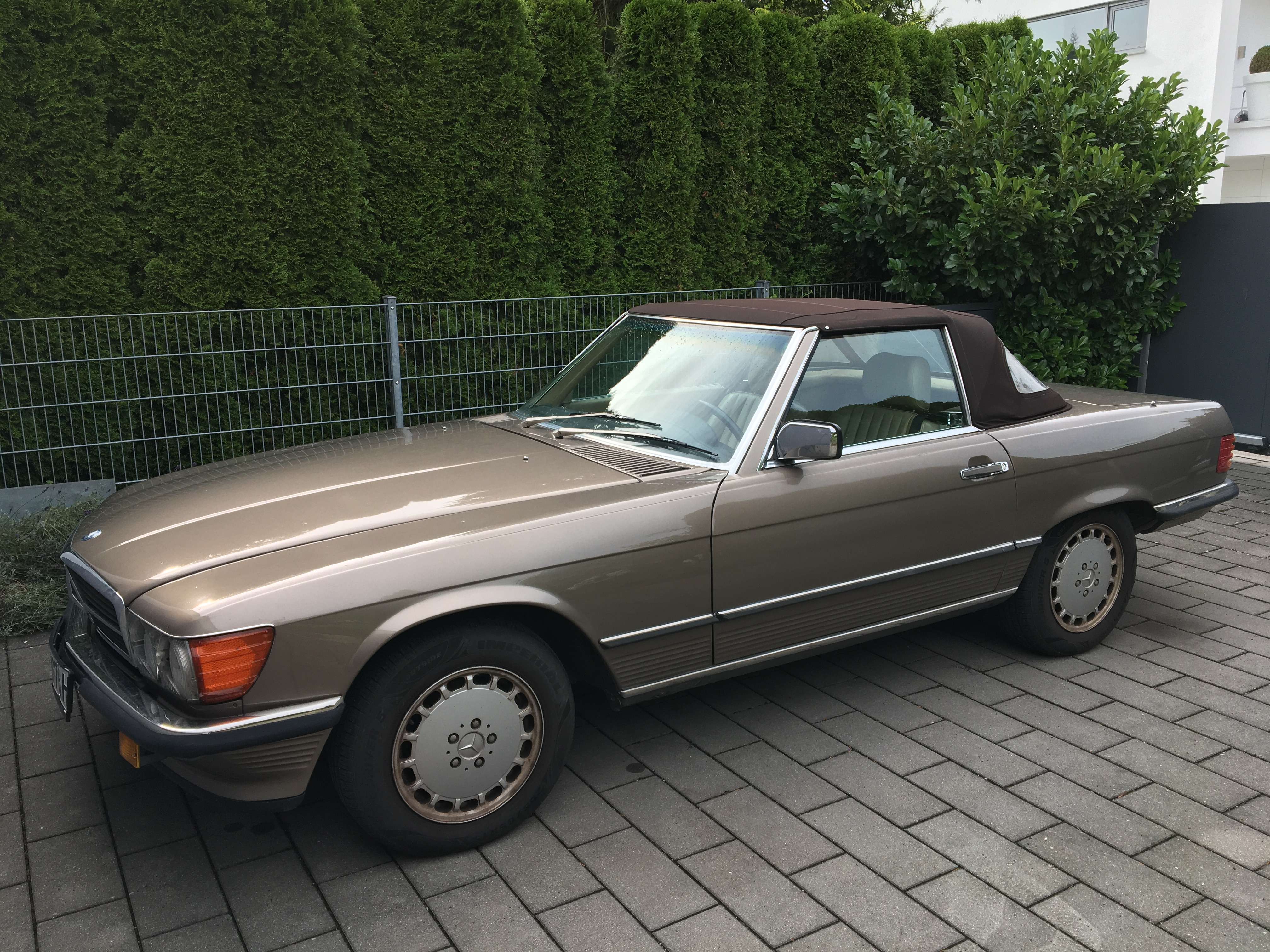Second hand Mercedes Benz Sl-Class 560
