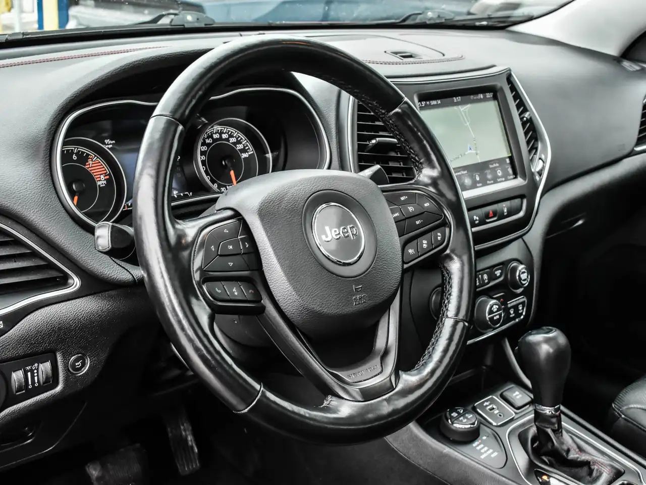 Jeep Cherokee снимка Jeep Cherokee