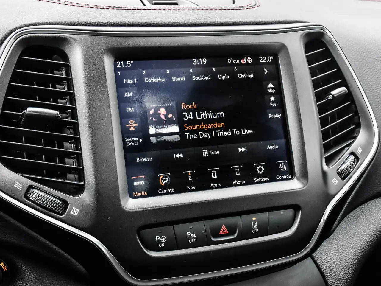 Jeep Cherokee снимка Jeep Cherokee