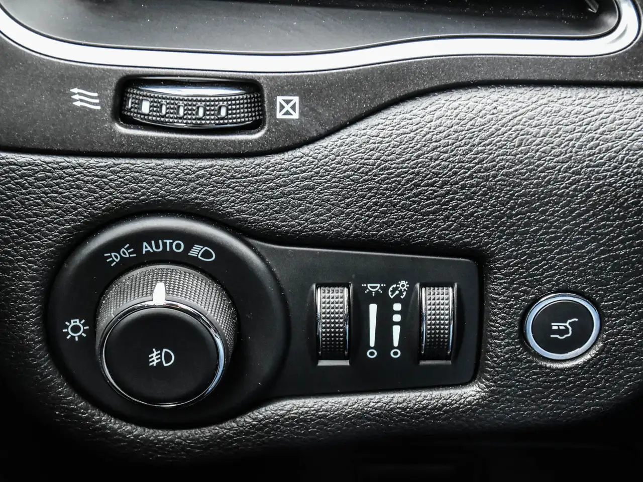 Jeep Cherokee снимка Jeep Cherokee