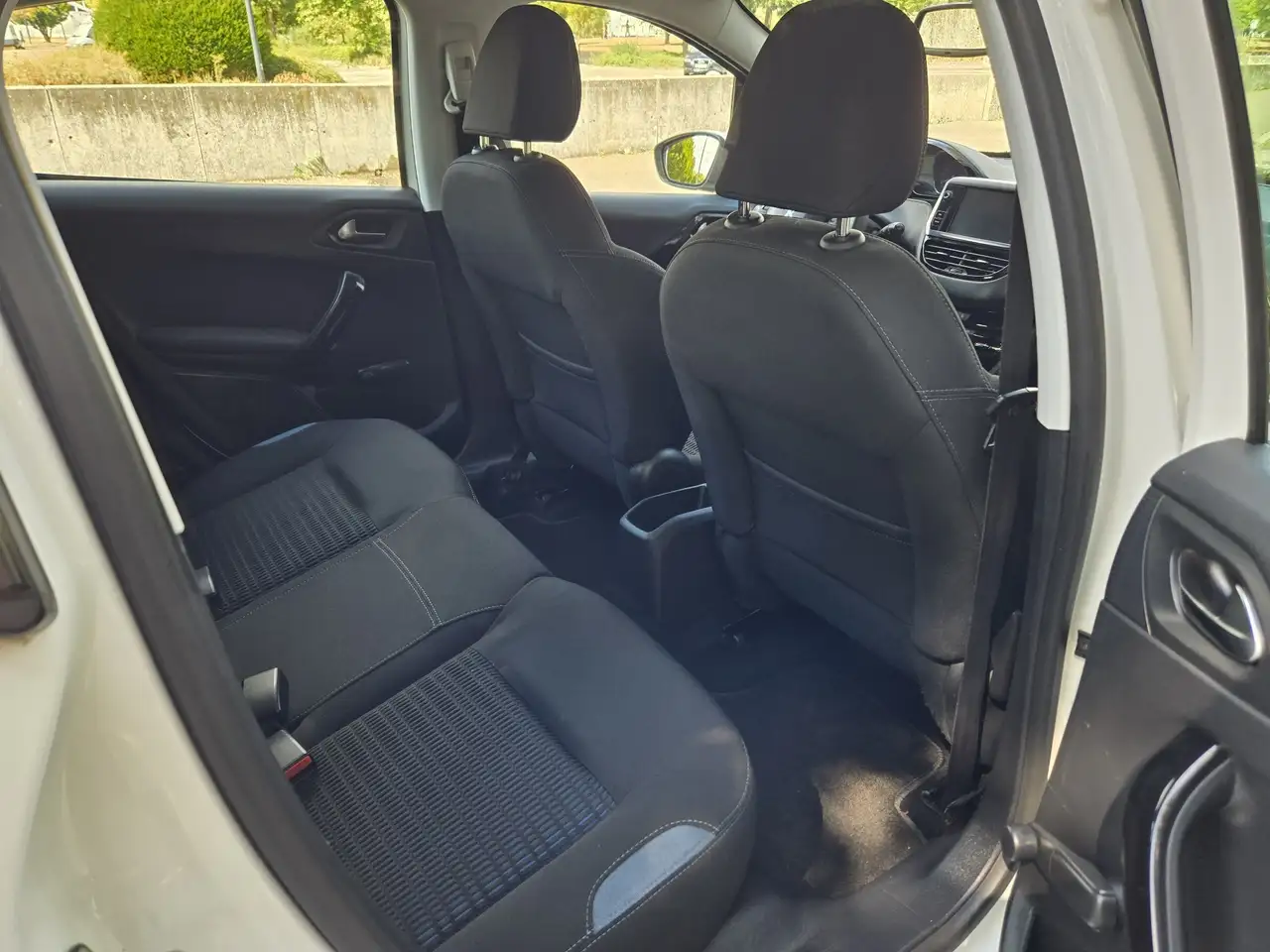 Peugeot 208 208 — photo 7