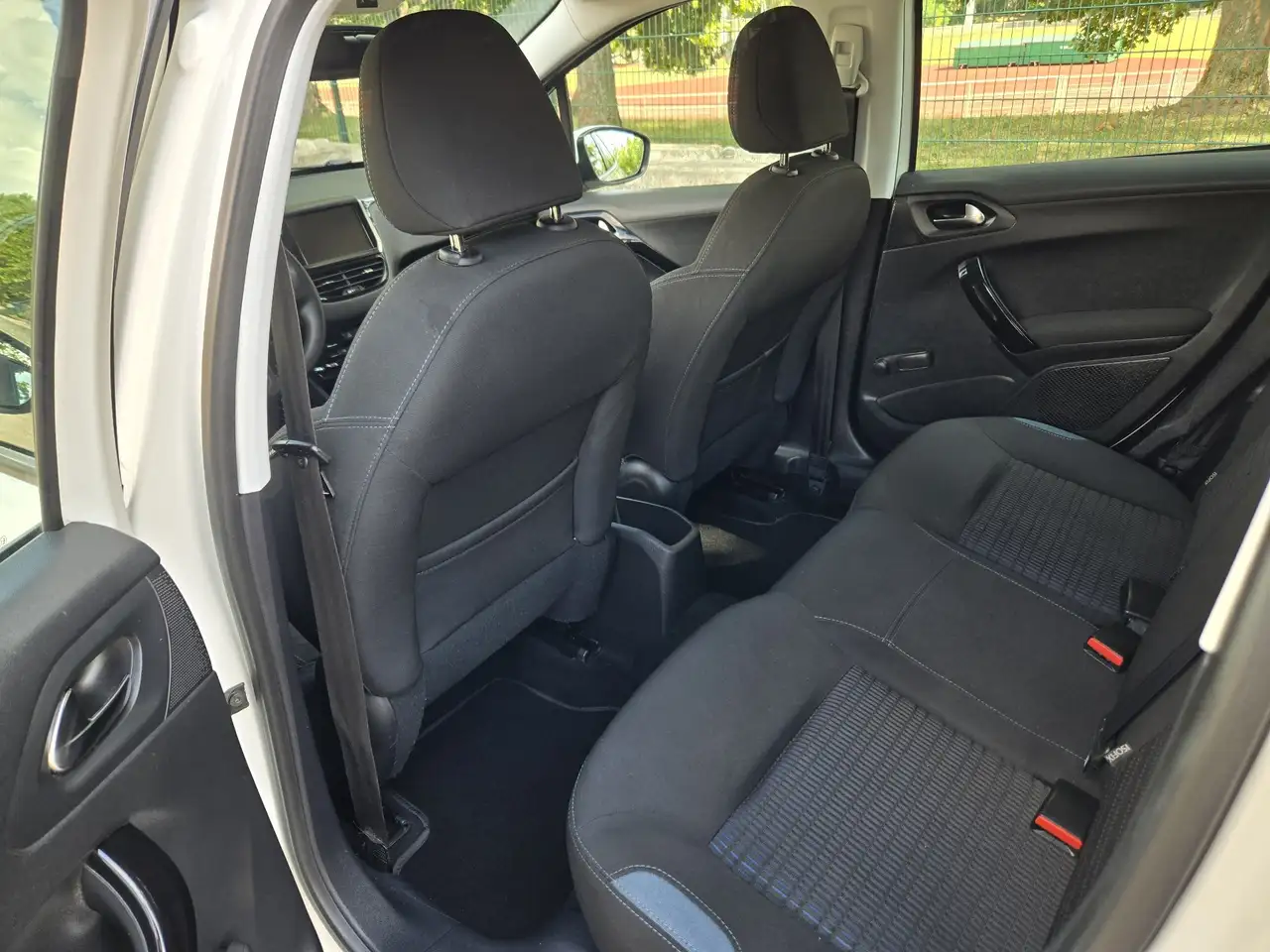 Peugeot 208 208 — photo 8