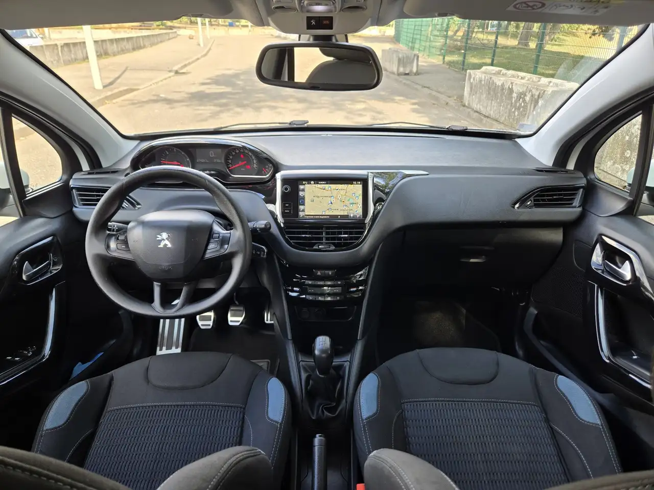 Peugeot 208 208 — photo 9