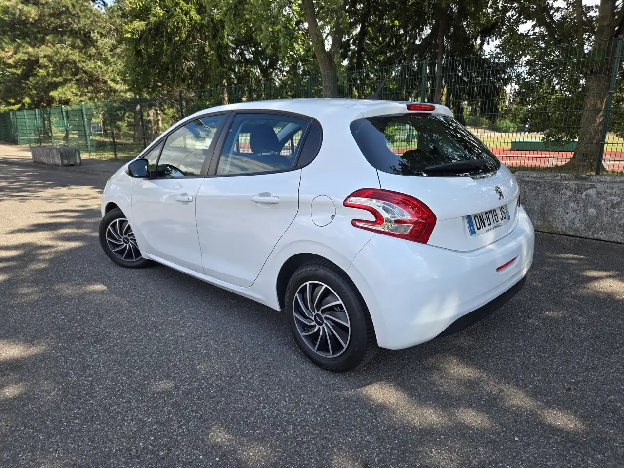 Peugeot 208 208 — photo 4