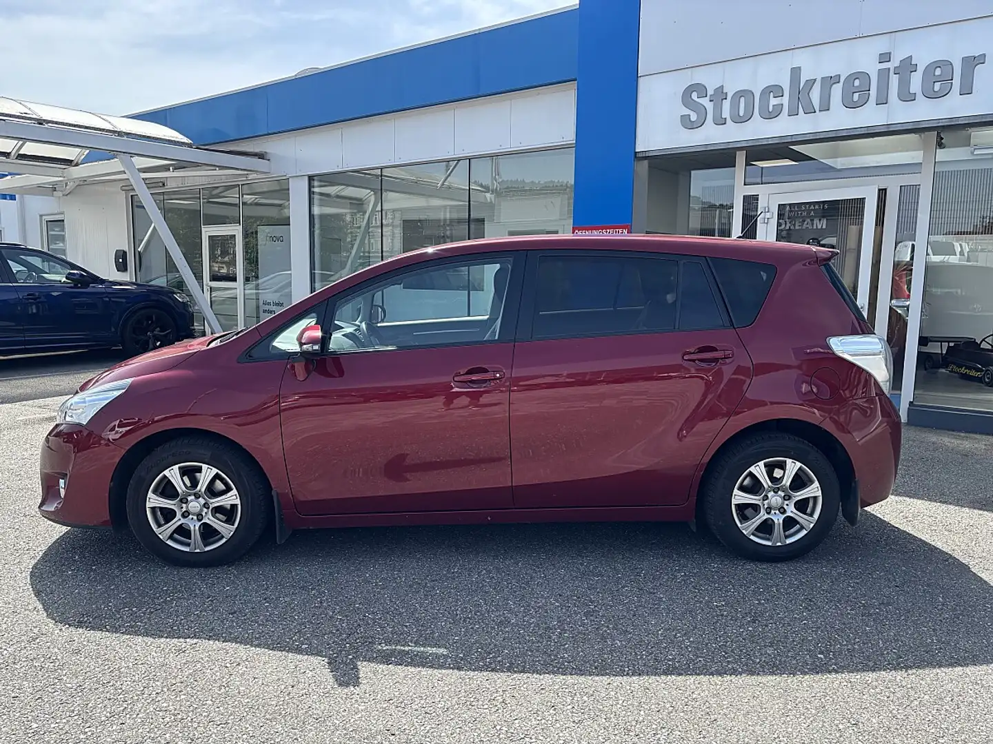 Toyota Verso 1,6 D-4D Edition 45*AHK*Spurh.*Navi*Freisp.* Rot - 2