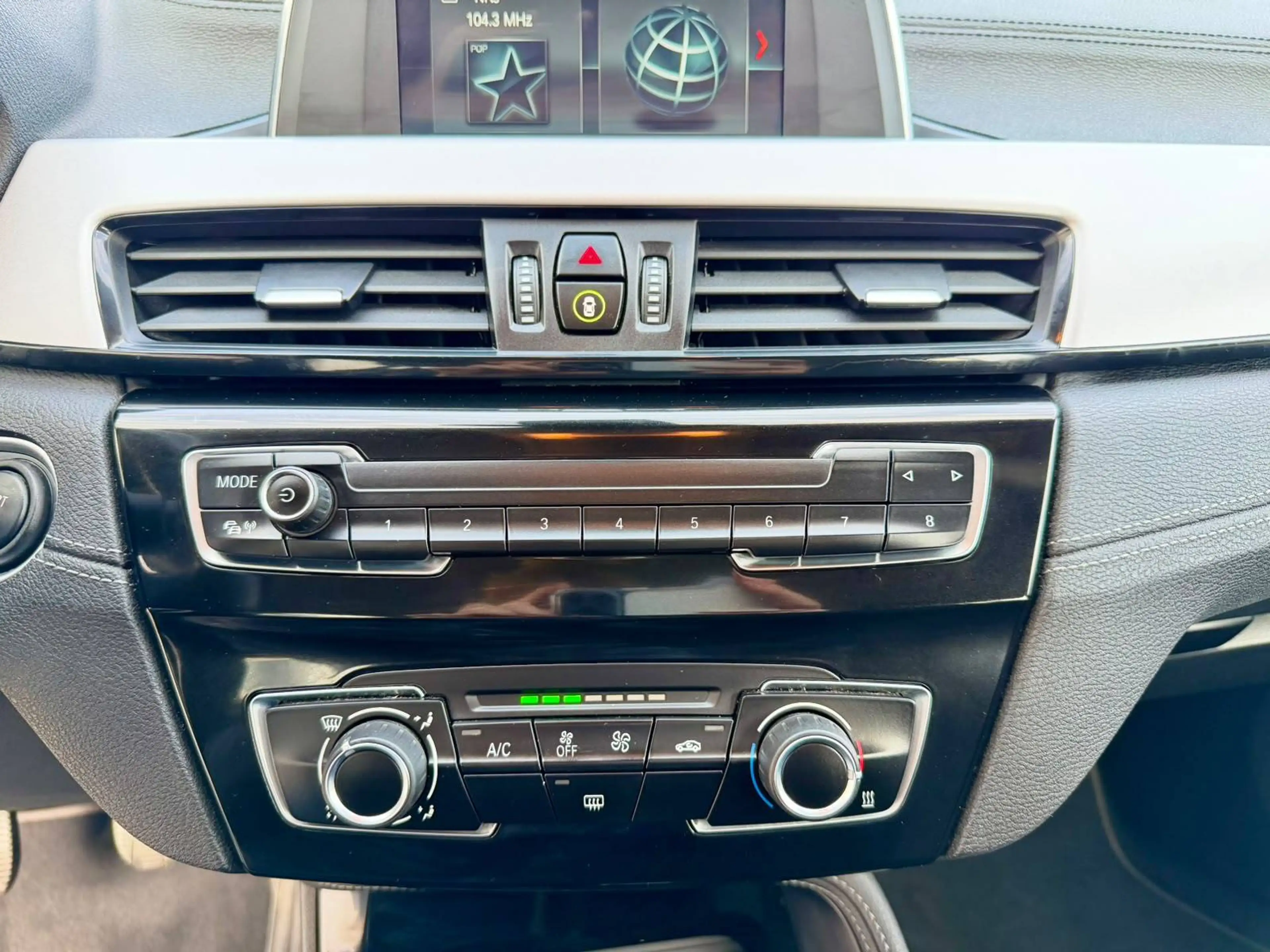 BMW X2 1.5i sDrive18 ECRAN/CLIM/TEL/JANTES-ALU/FRONT/CARNET👍 — photo 14