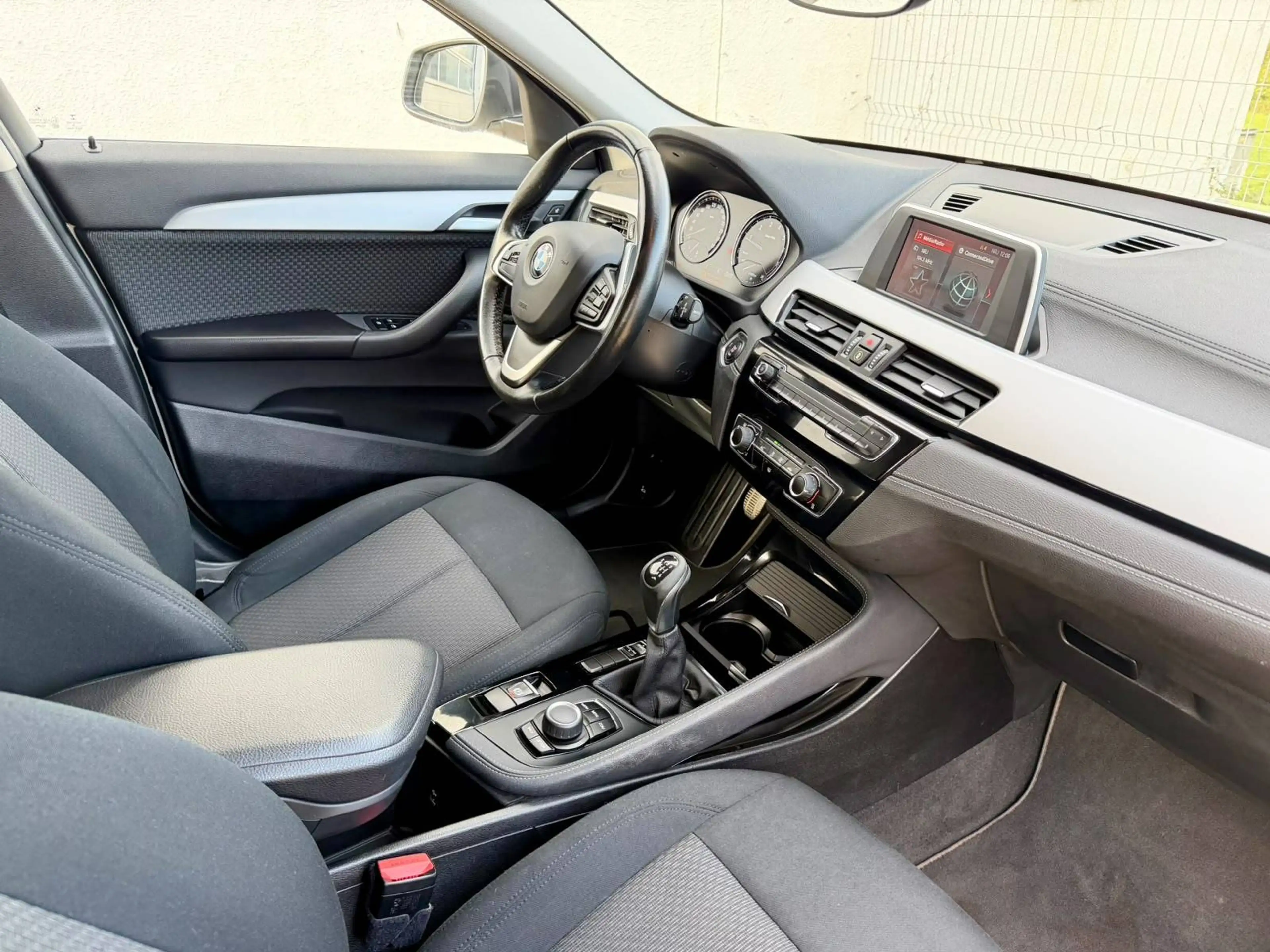 BMW X2 1.5i sDrive18 ECRAN/CLIM/TEL/JANTES-ALU/FRONT/CARNET👍 — photo 9