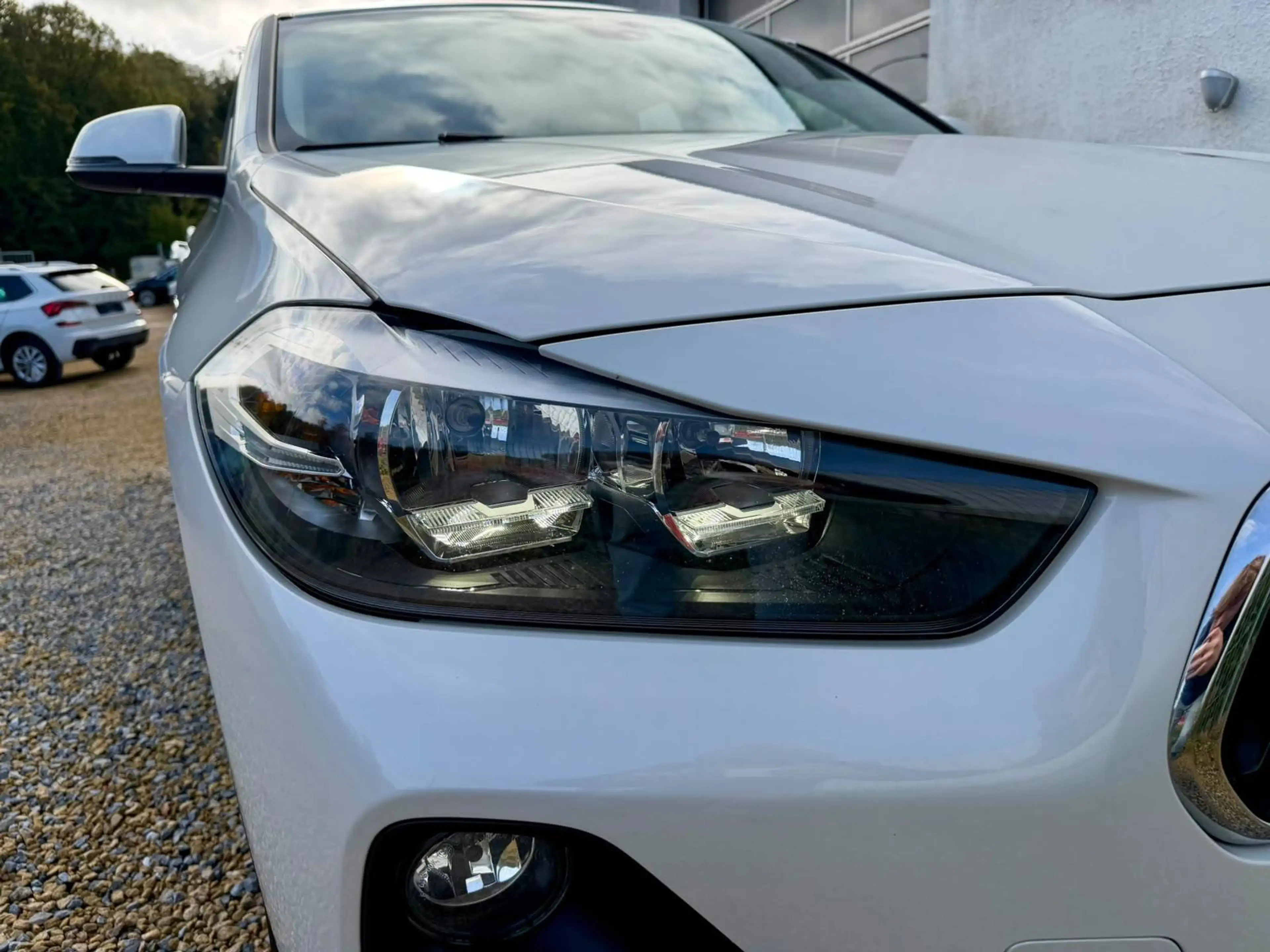 BMW X2 1.5i sDrive18 ECRAN/CLIM/TEL/JANTES-ALU/FRONT/CARNET👍 — photo 7